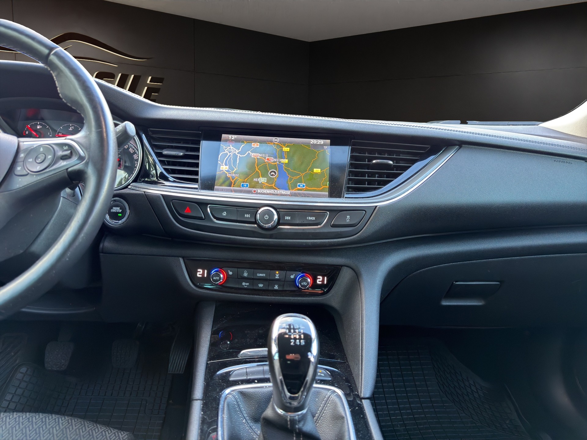 OPEL Insignia 1.6 CDTI Sports Tourer Excellence Automatic-image-14