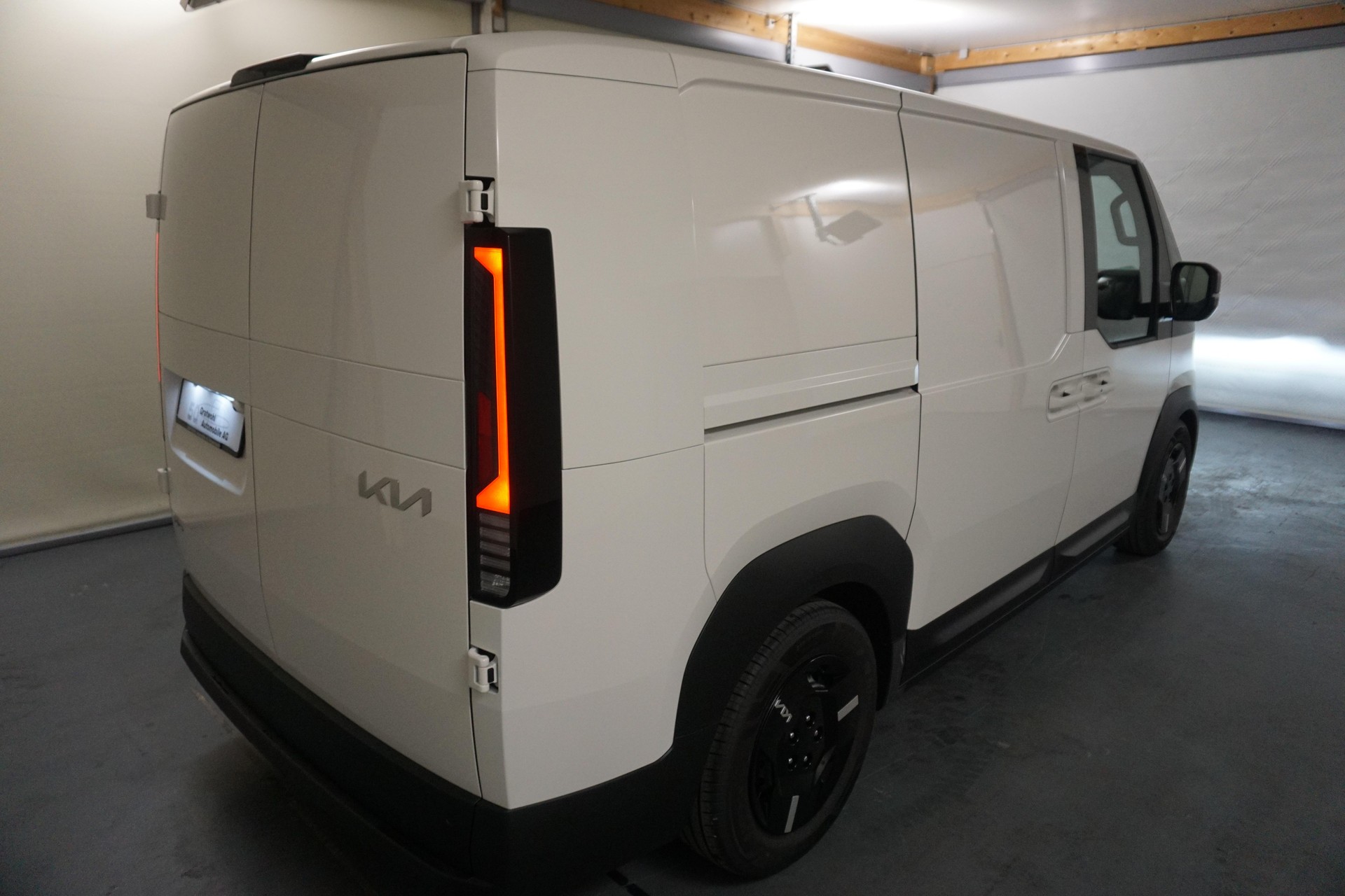 KIA PV5 Cargo 51.5 kWh Essential-image-24