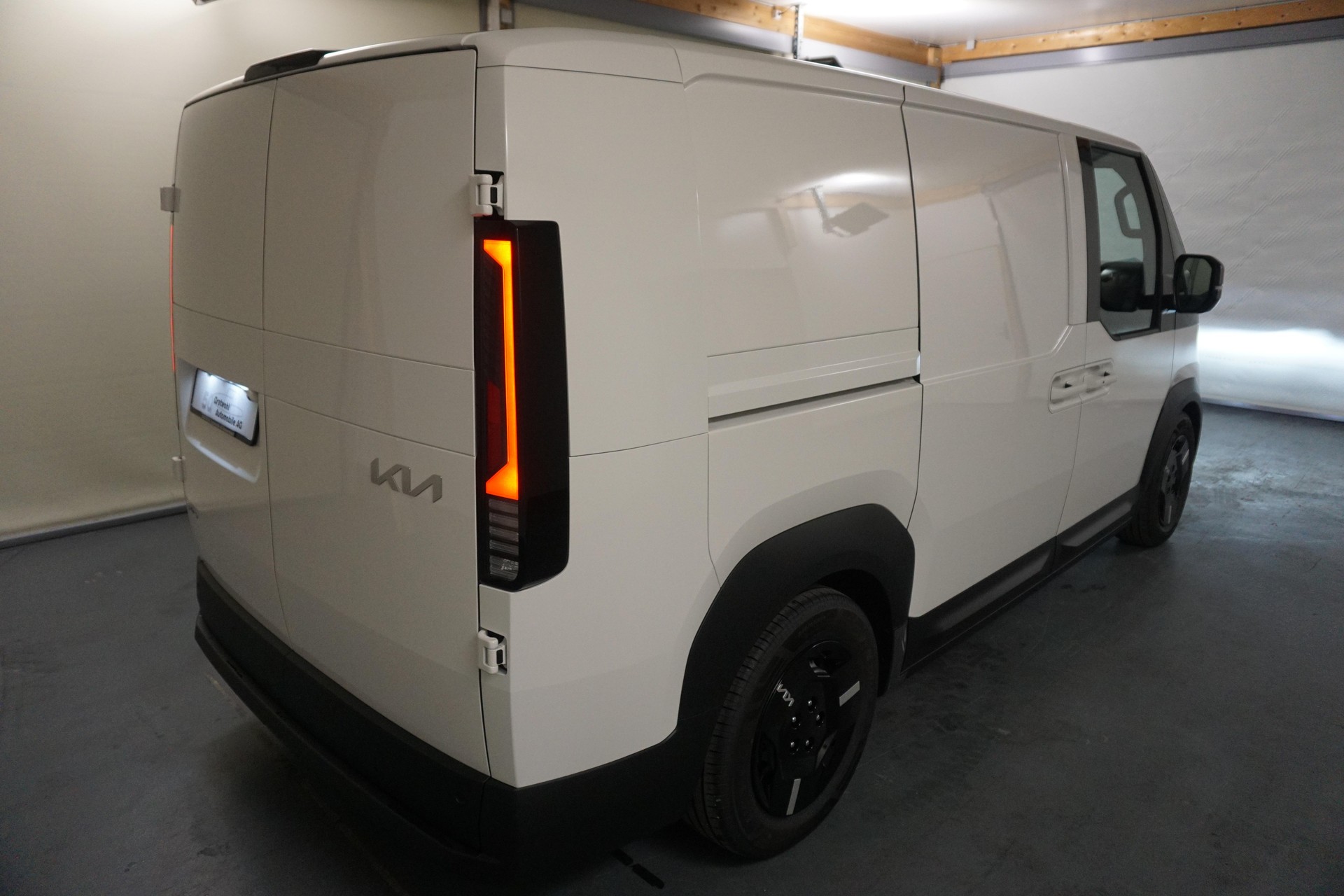 KIA PV5 Cargo 51.5 kWh Essential-image-8