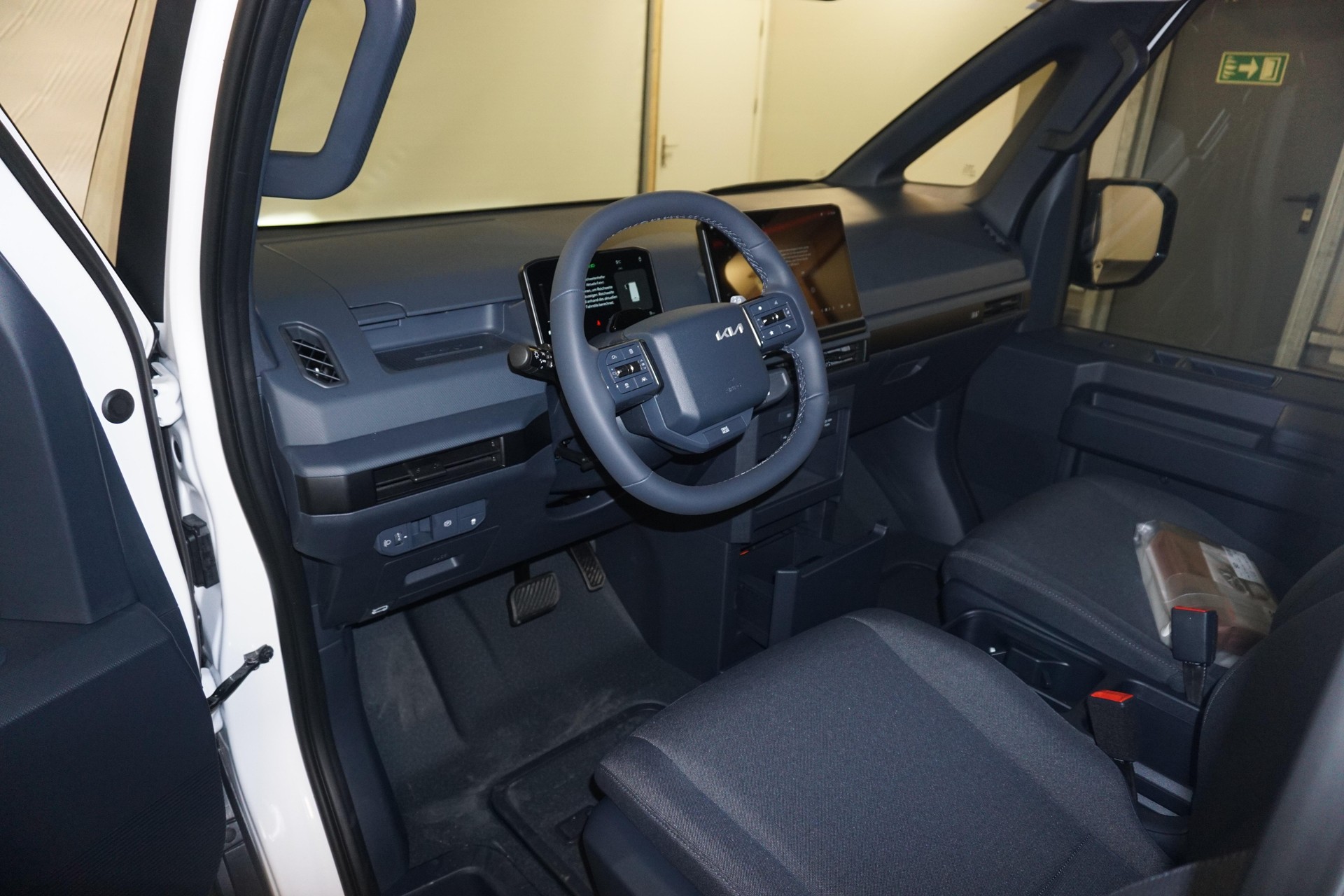 KIA PV5 Cargo 51.5 kWh Essential-image-15