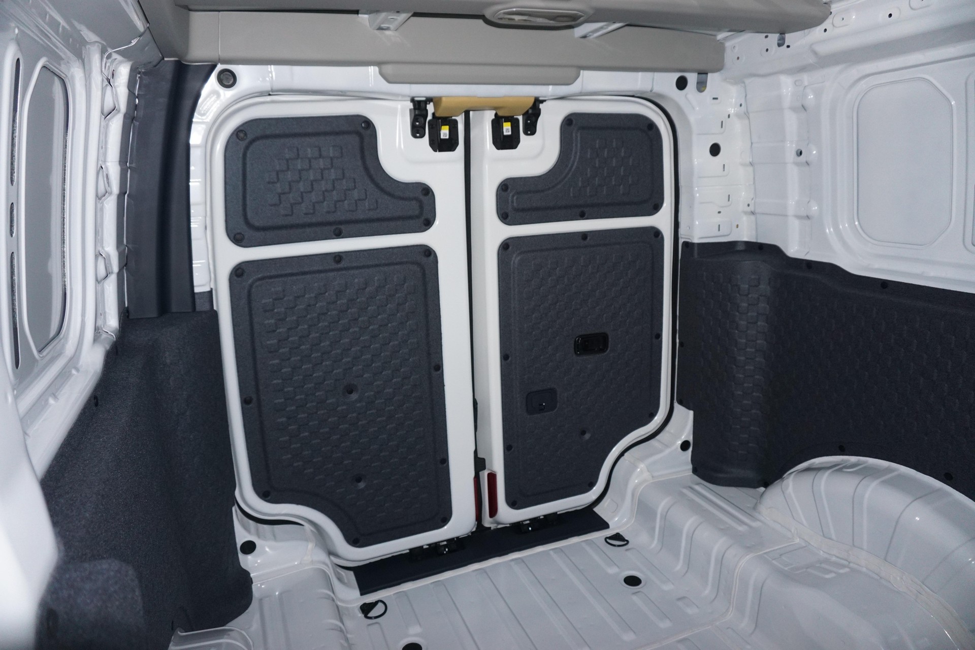 KIA PV5 Cargo 51.5 kWh Essential-image-11