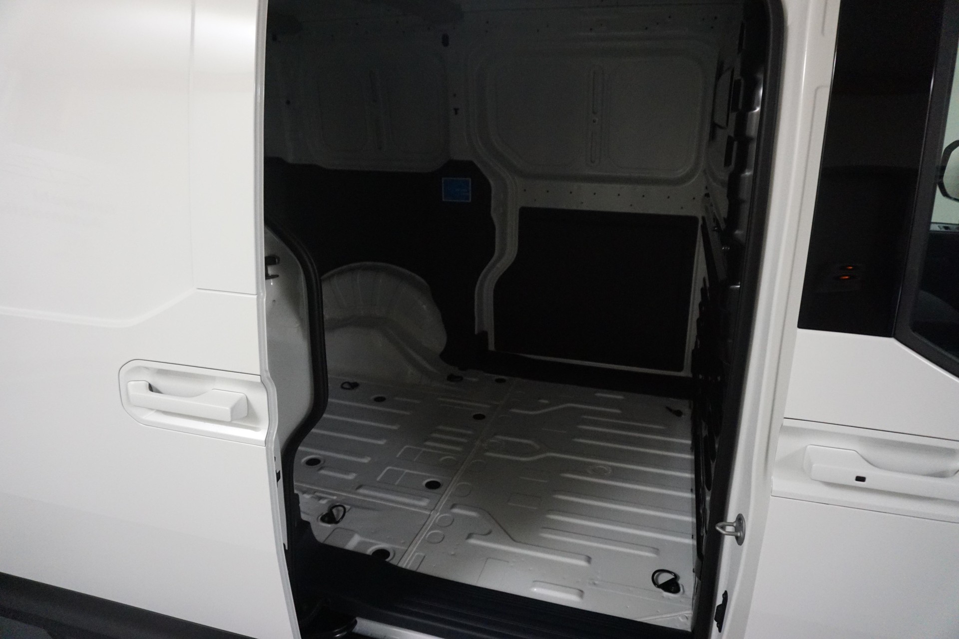 KIA PV5 Cargo 51.5 kWh Essential-image-10