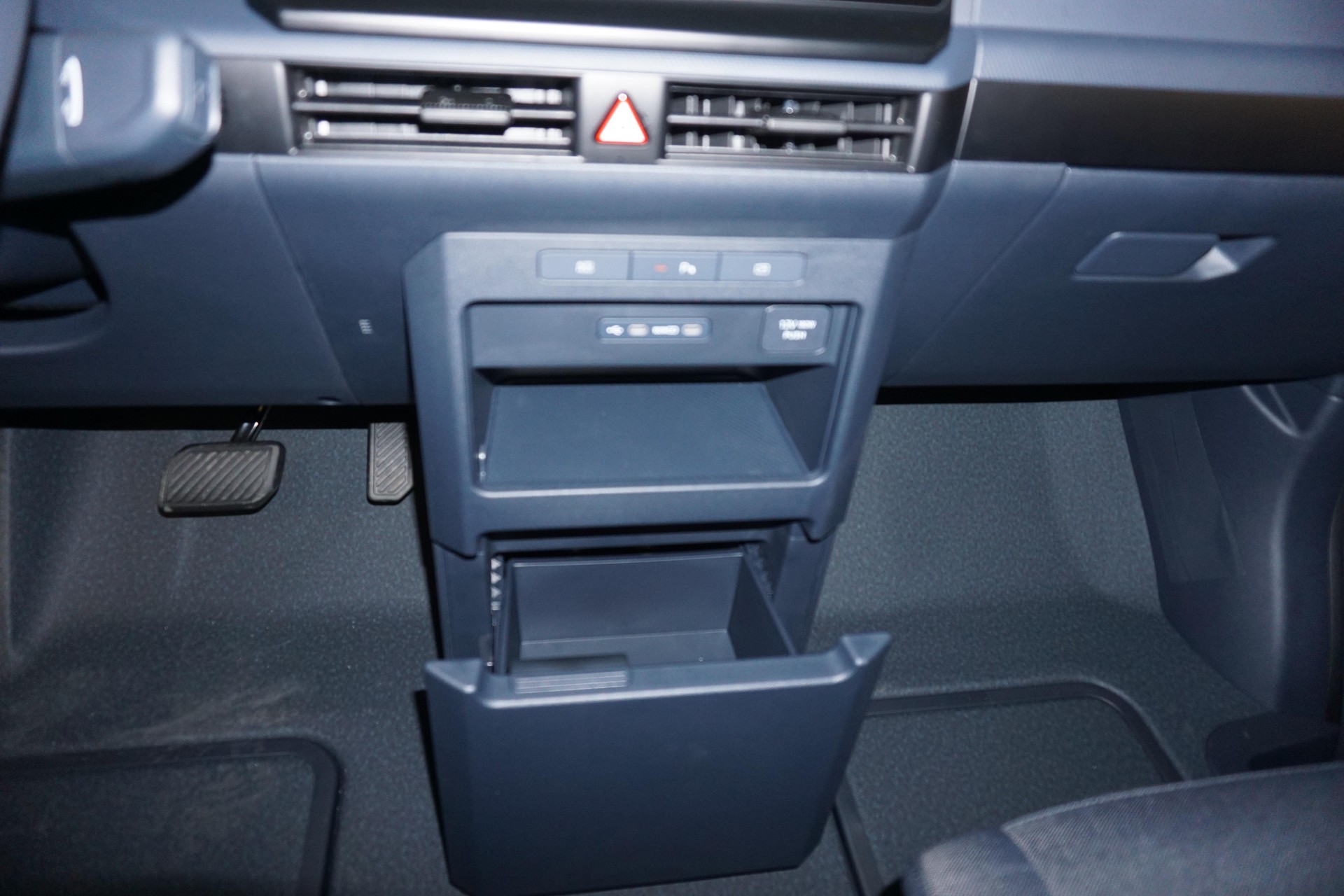 KIA PV5 Cargo 51.5 kWh Essential-image-17