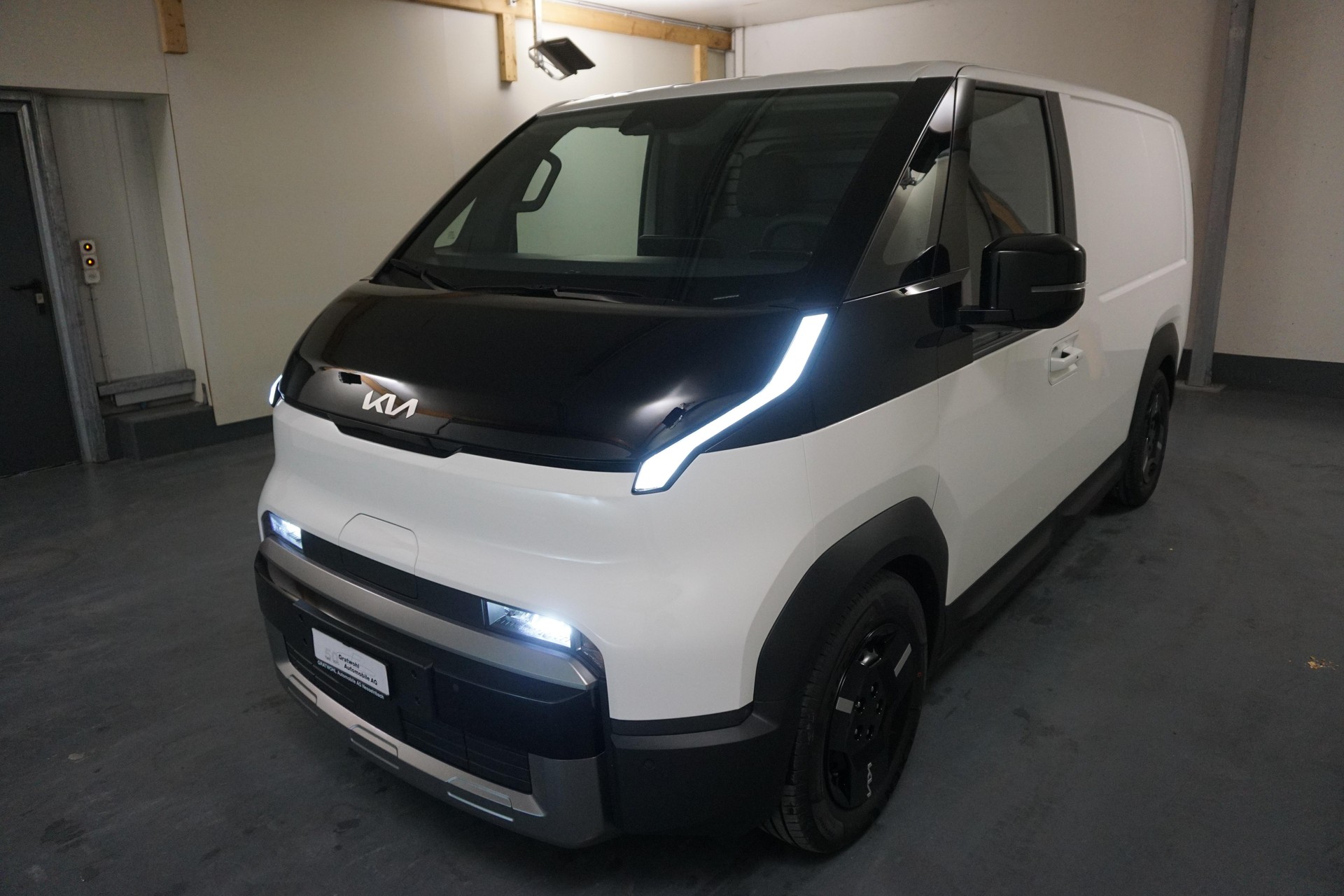 KIA PV5 Cargo 51.5 kWh Essential-image-2