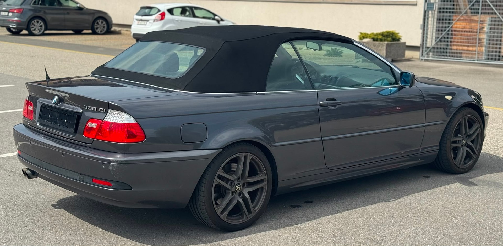 BMW 330Ci Cabriolet-image-4