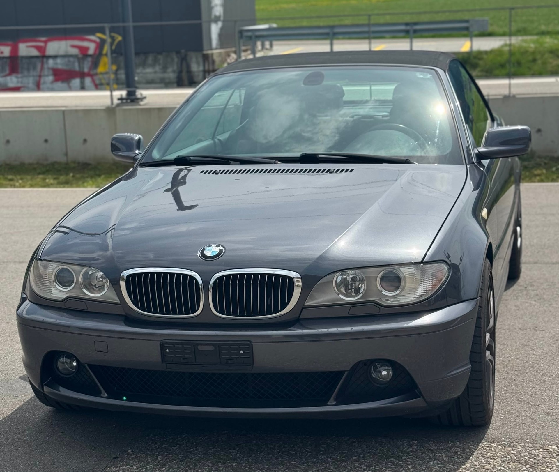 BMW 330Ci Cabriolet-image-0