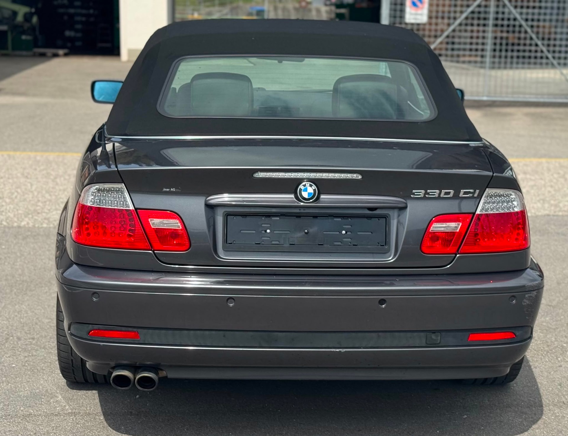 BMW 330Ci Cabriolet-image-5
