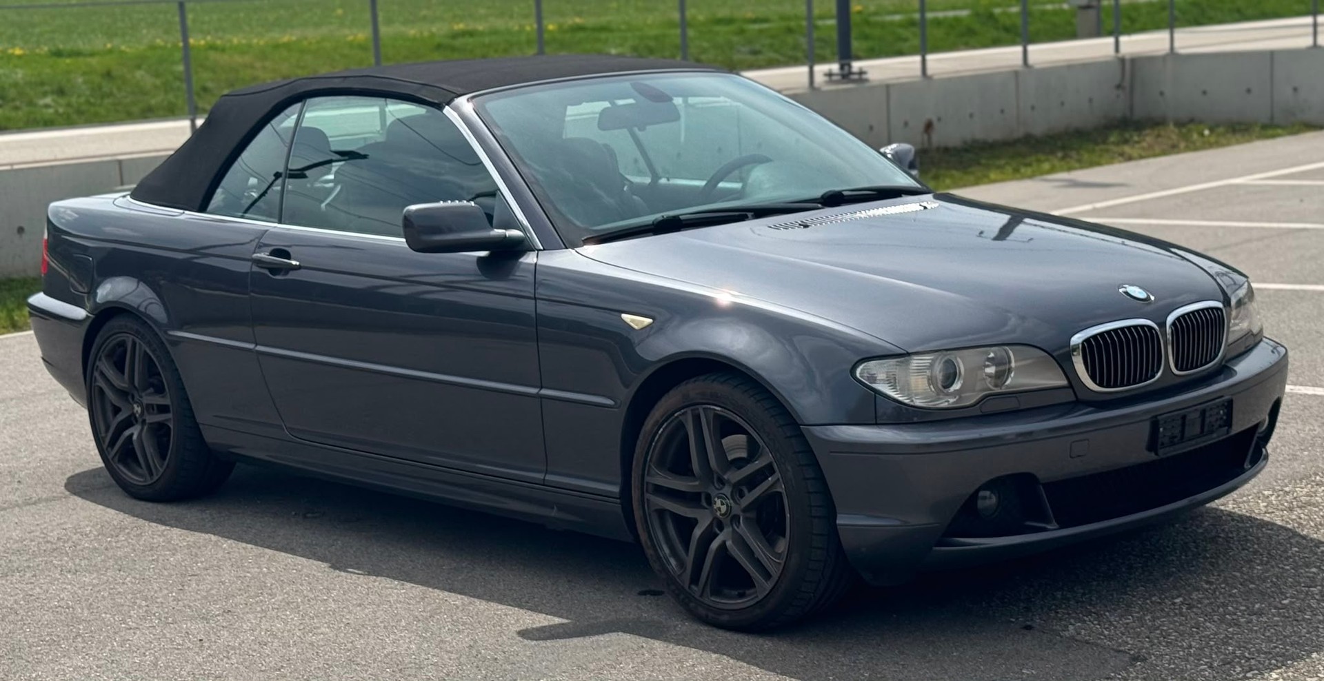 BMW 330Ci Cabriolet-image-2