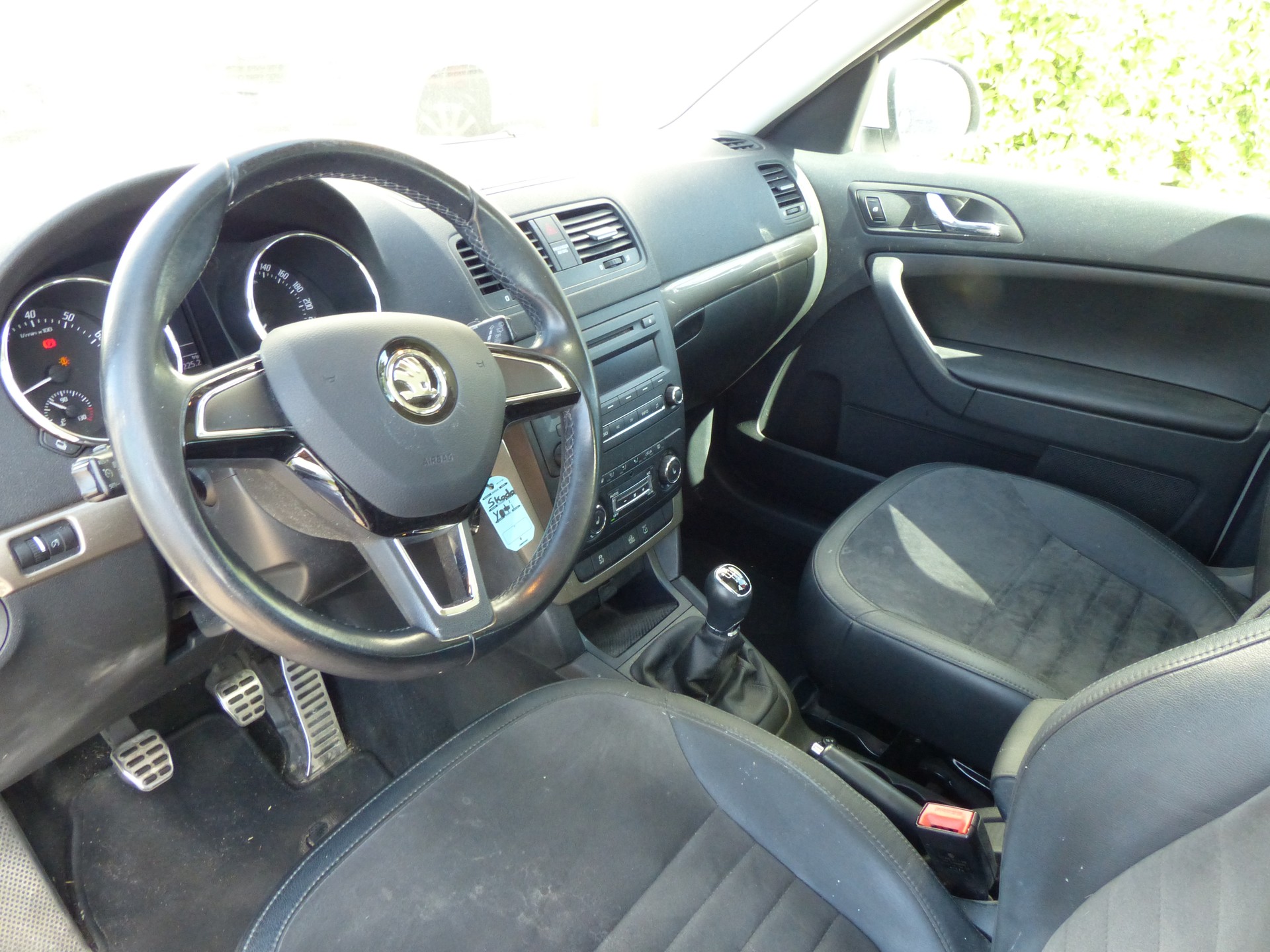 SKODA Yeti 1.8 TSI Ambition 4x4-image-22