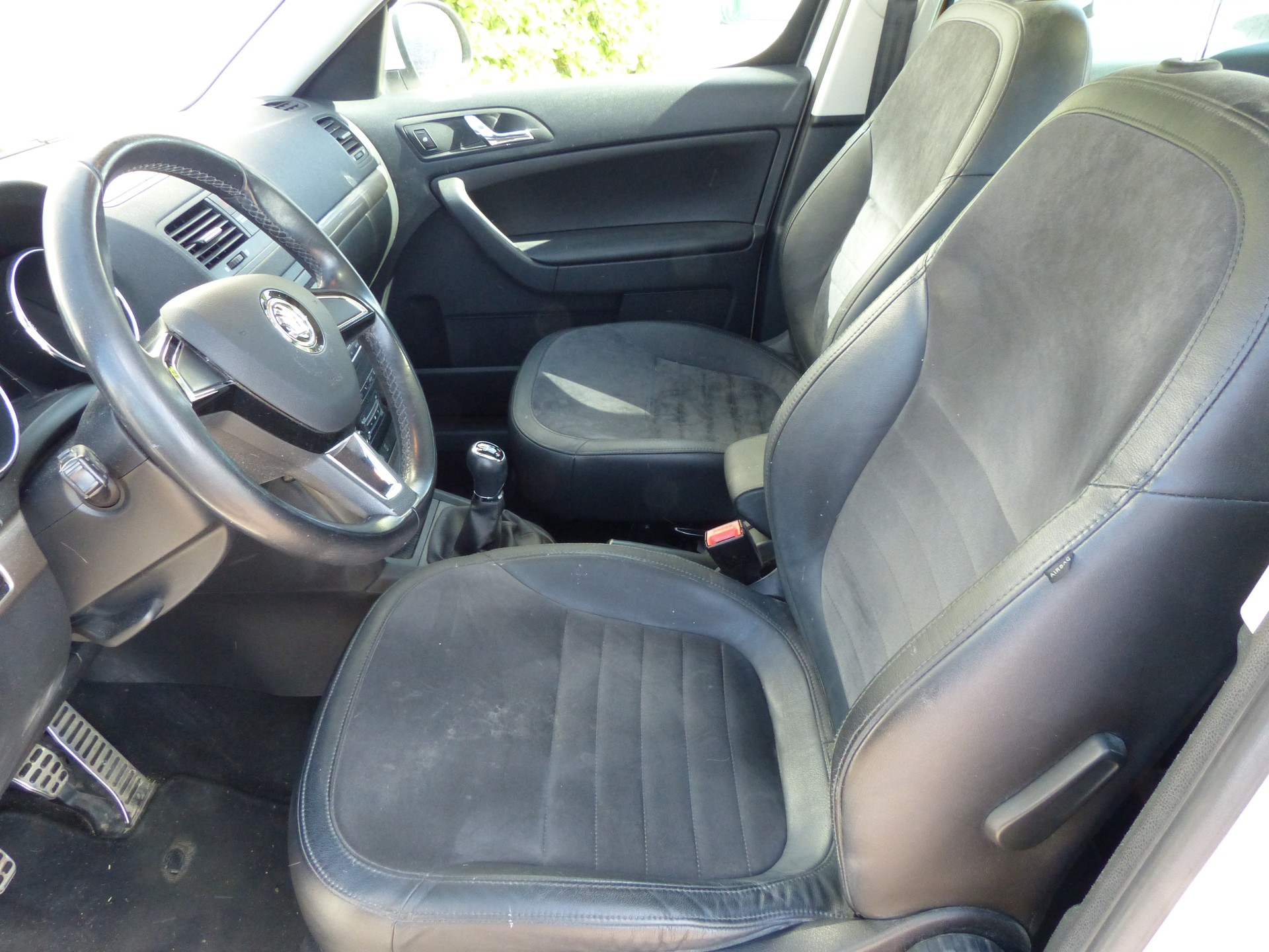 SKODA Yeti 1.8 TSI Ambition 4x4-image-21