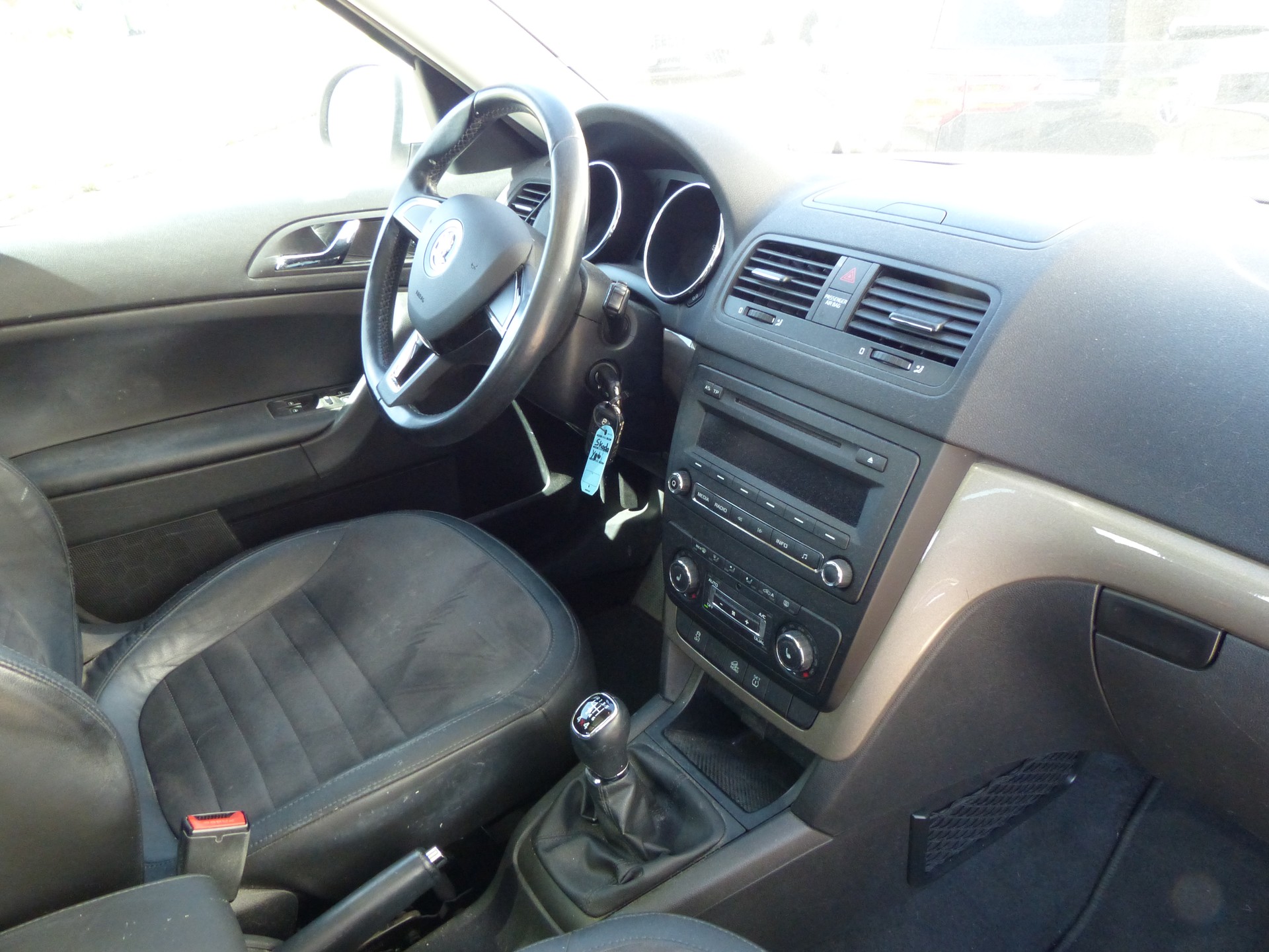SKODA Yeti 1.8 TSI Ambition 4x4-image-29