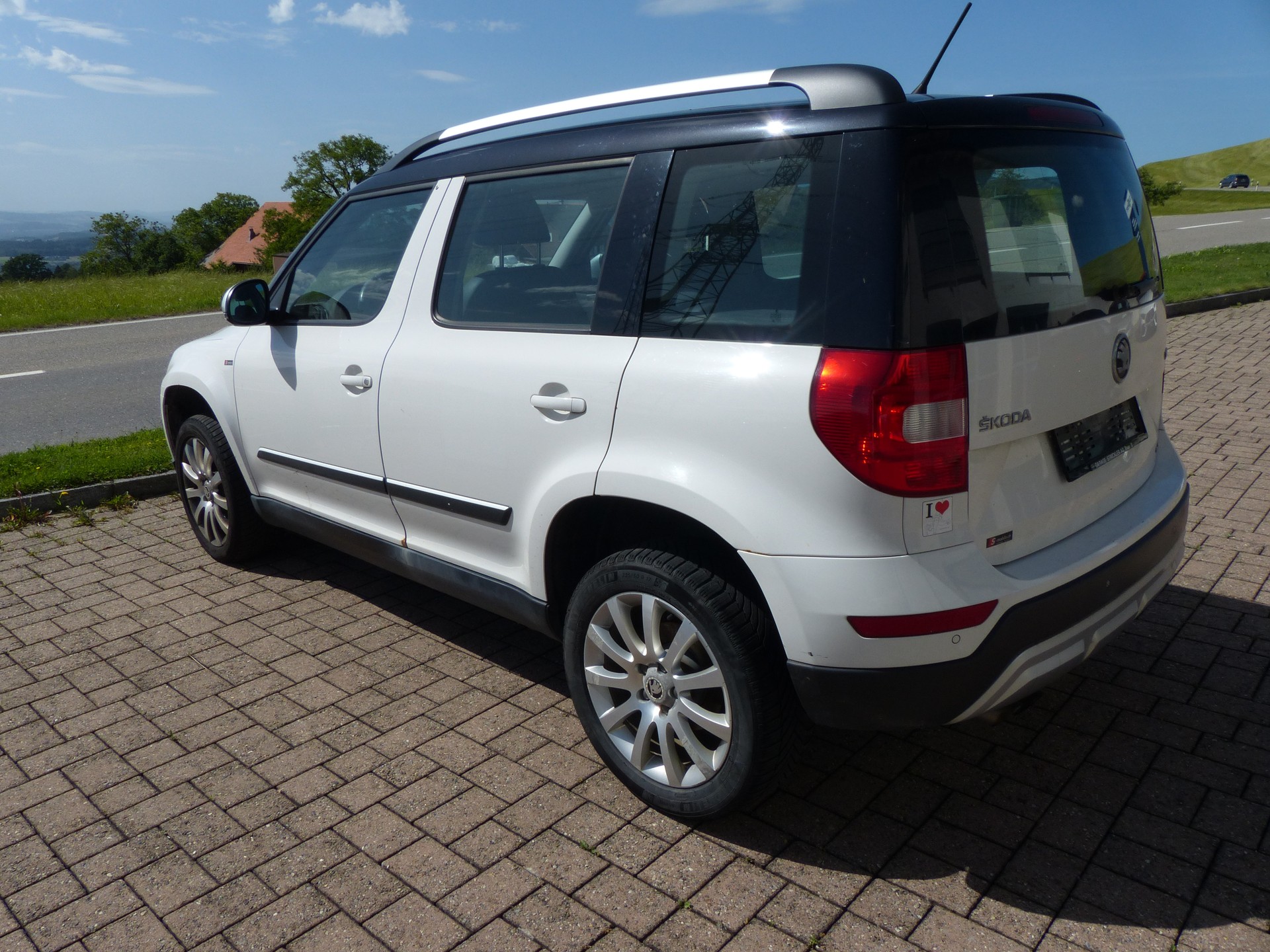 SKODA Yeti 1.8 TSI Ambition 4x4-image-5