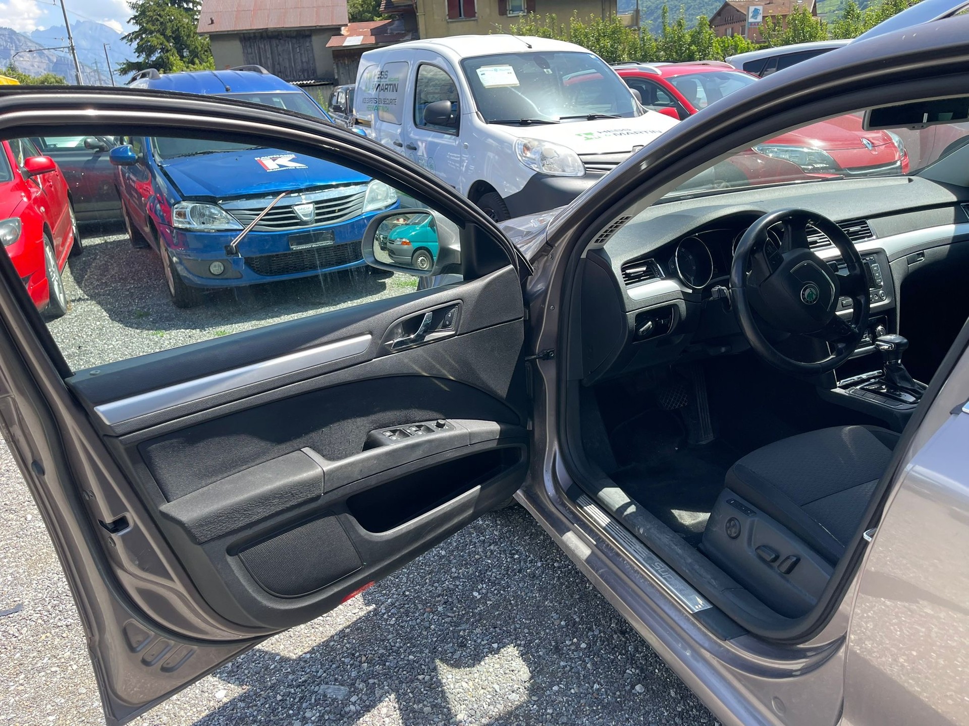 SKODA Superb Combi 1.8 TSI Elegance DSG-image-6