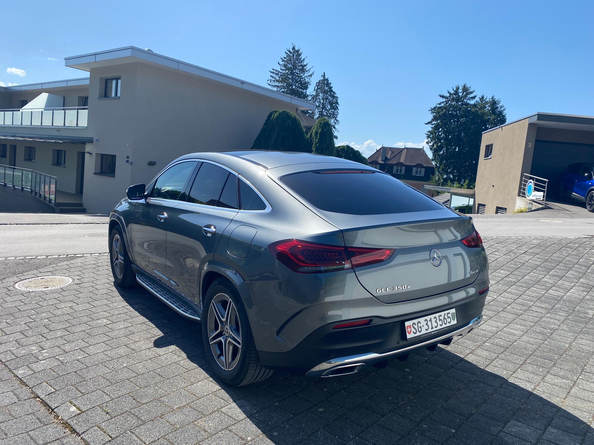MERCEDES-BENZ E 4 matic-image-3