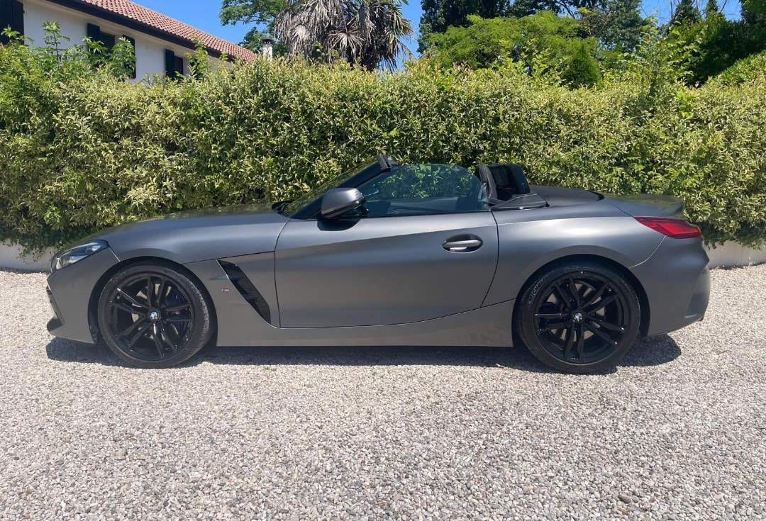 BMW M40i-image-1