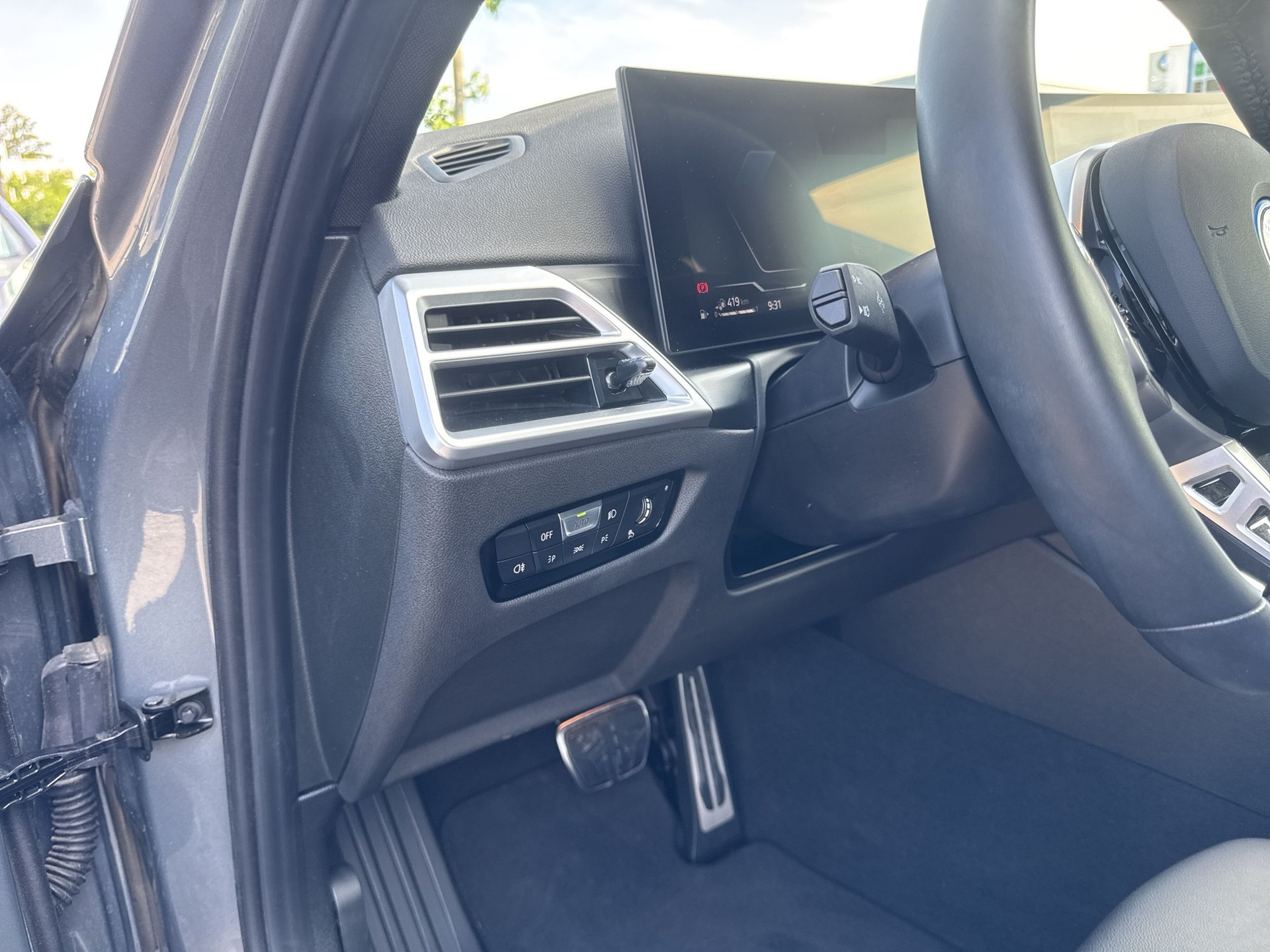 BMW 330e xDrive Steptronic M Sport-image-18