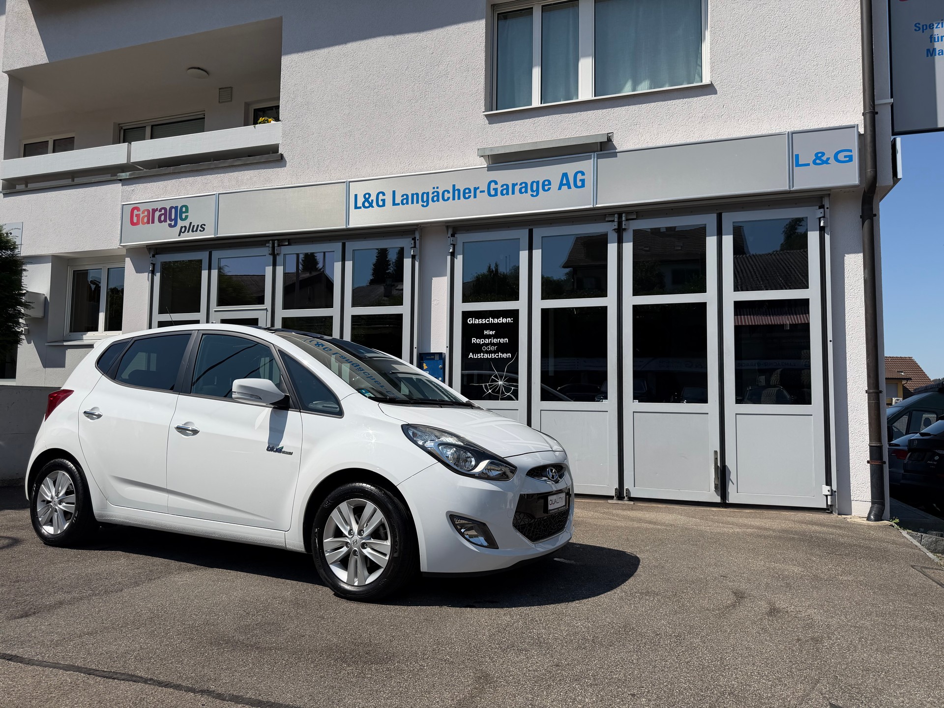 HYUNDAI iX20 1.6 Premium-image-1