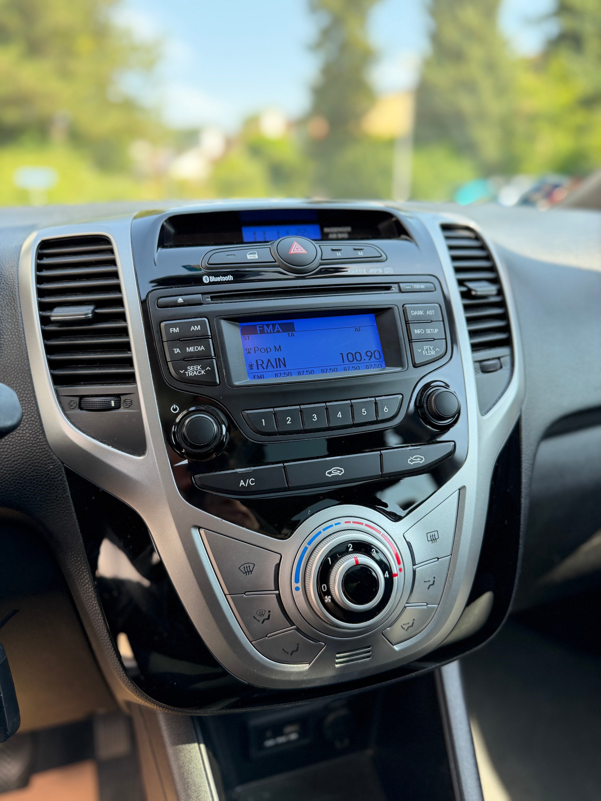 HYUNDAI iX20 1.6 Premium-image-7