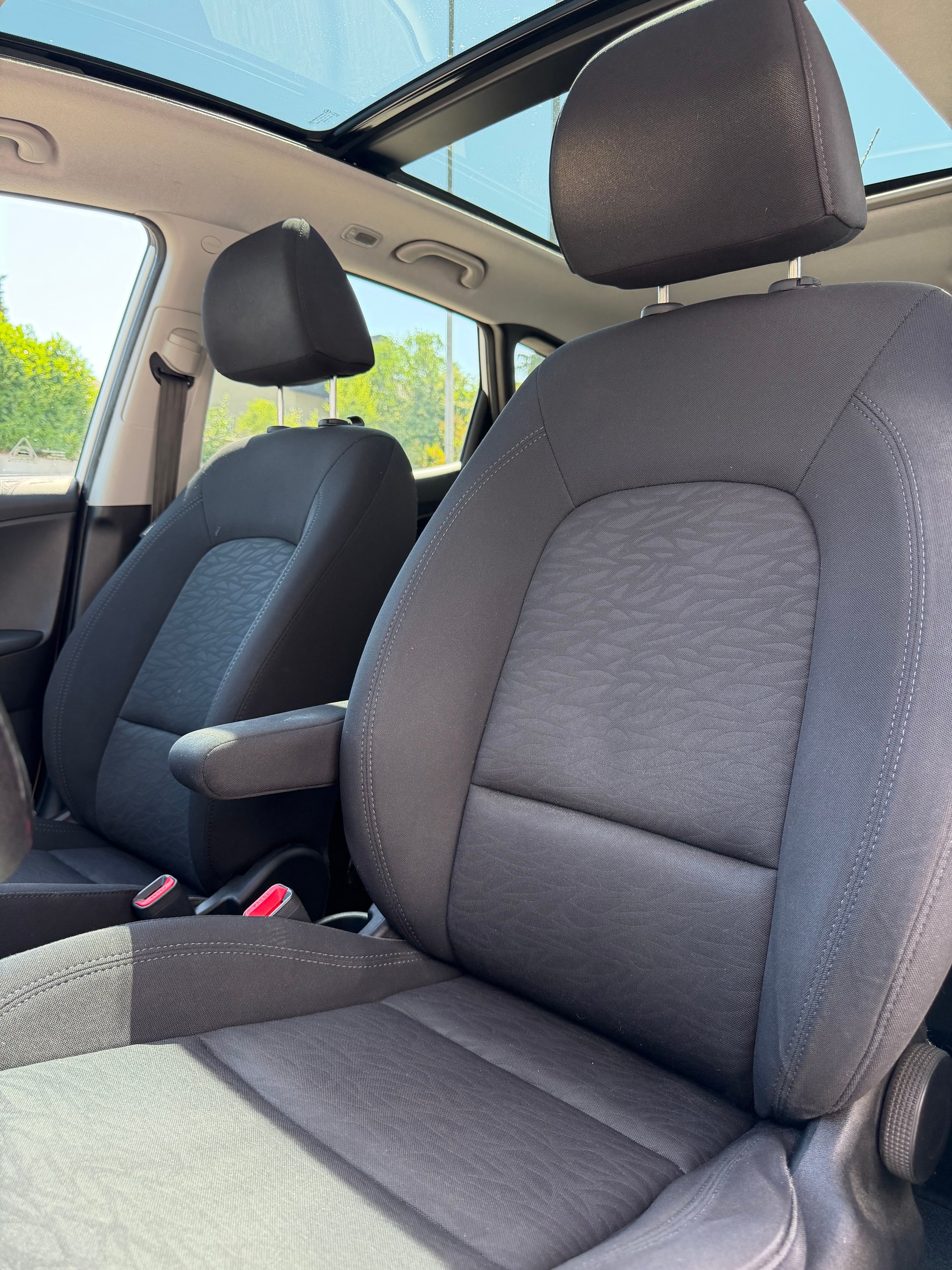 HYUNDAI iX20 1.6 Premium-image-5