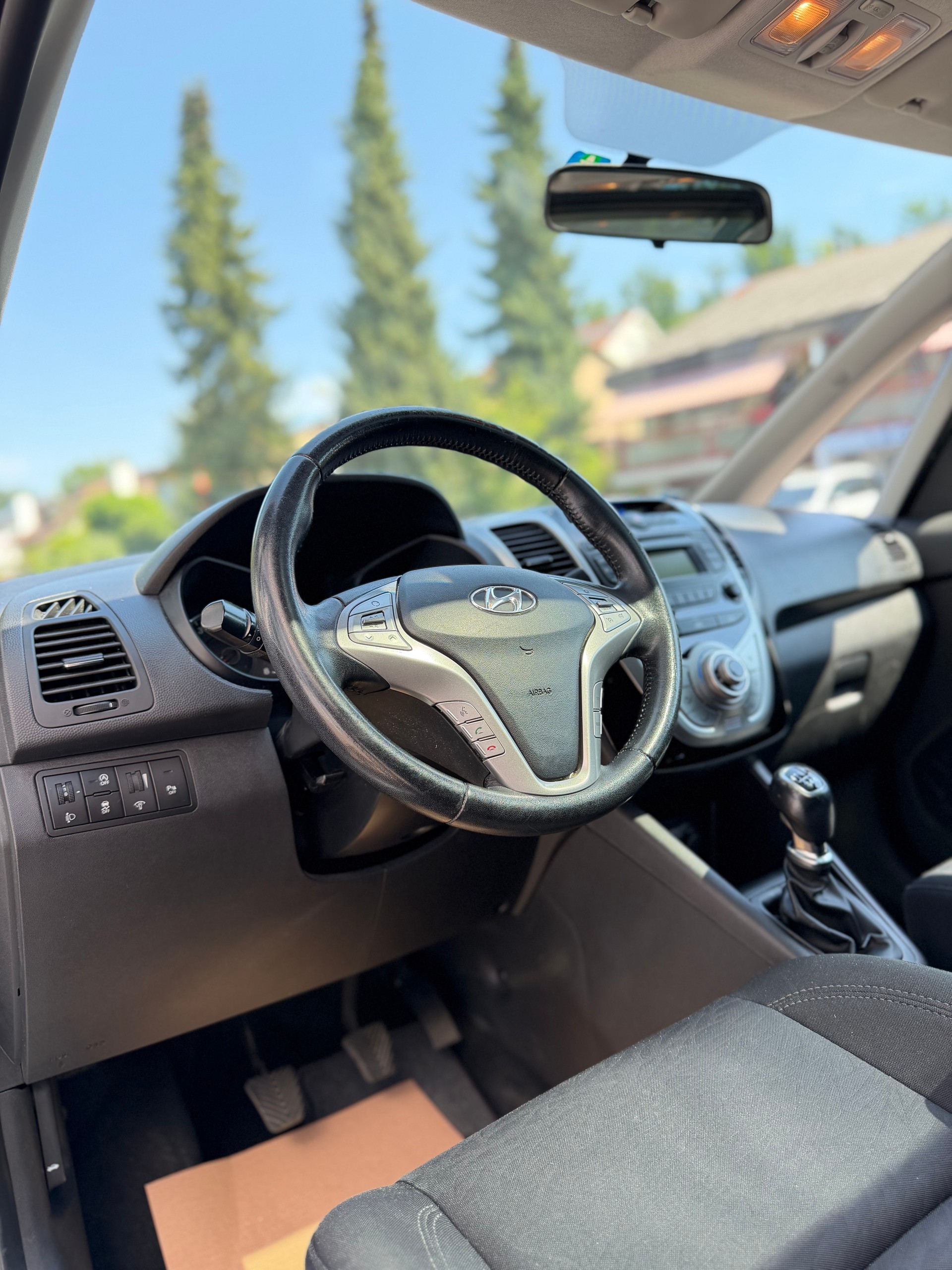 HYUNDAI iX20 1.6 Premium-image-4