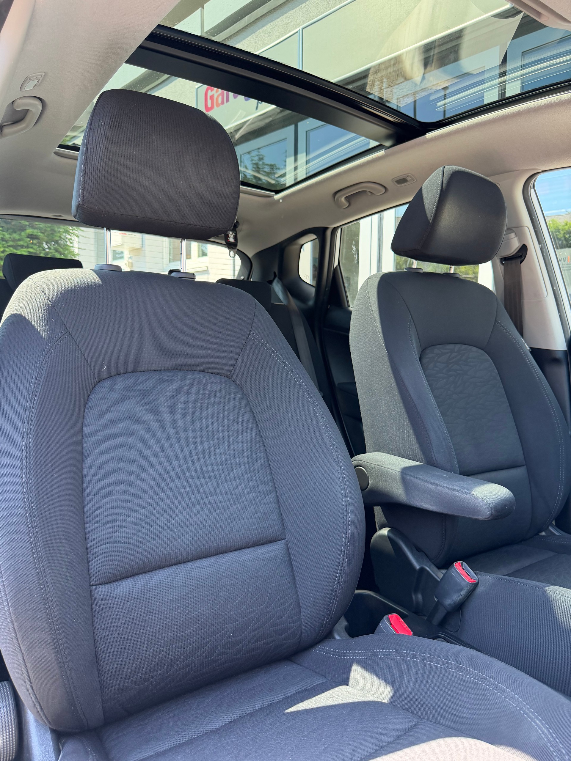 HYUNDAI iX20 1.6 Premium-image-6