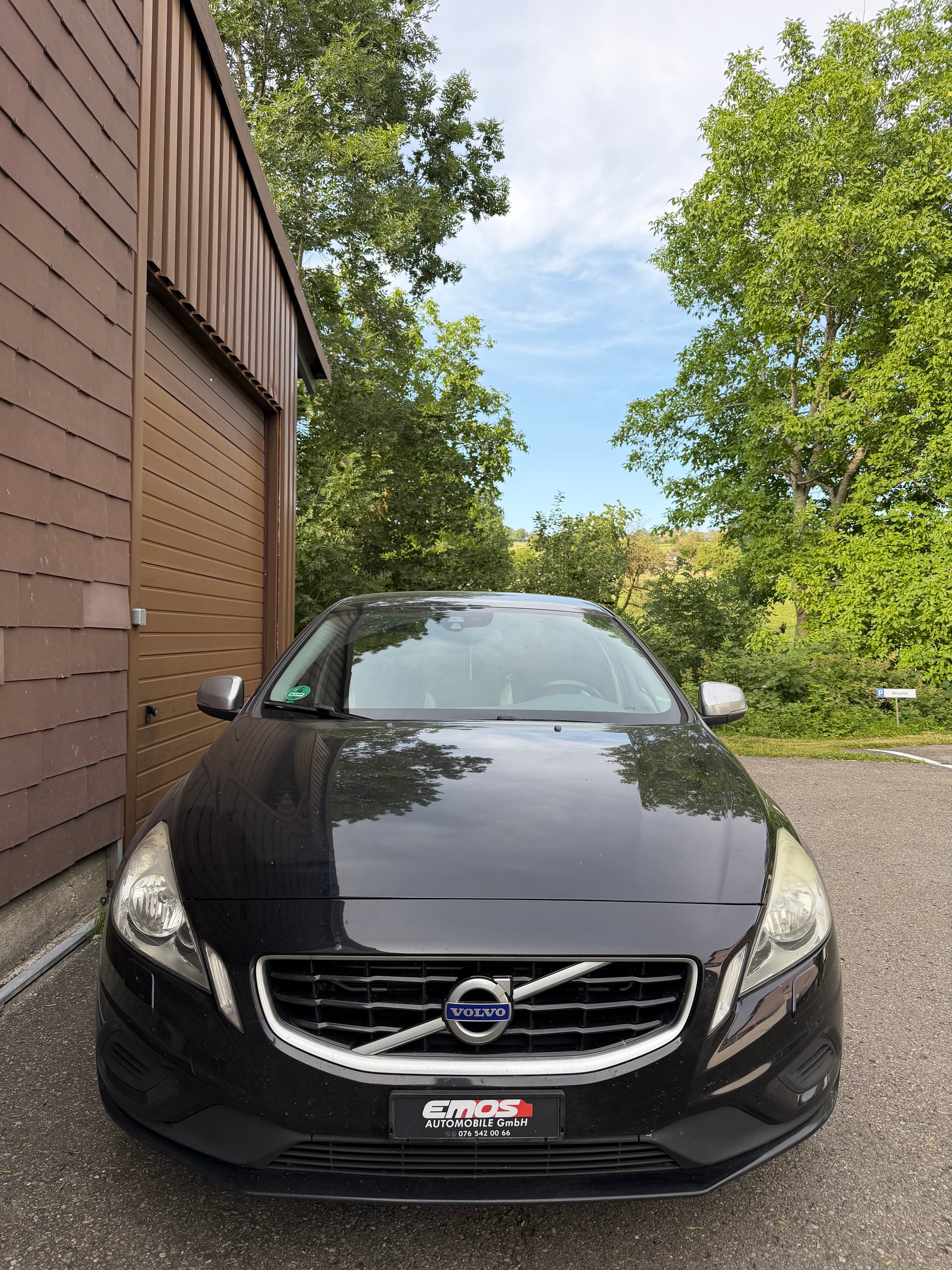 VOLVO V60 T5 R-Design-image-1