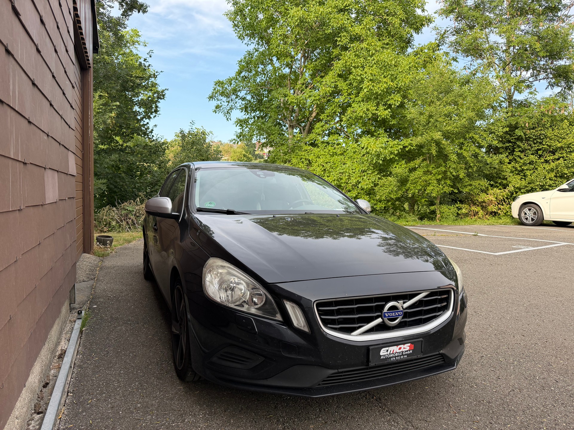 VOLVO V60 T5 R-Design-image-2