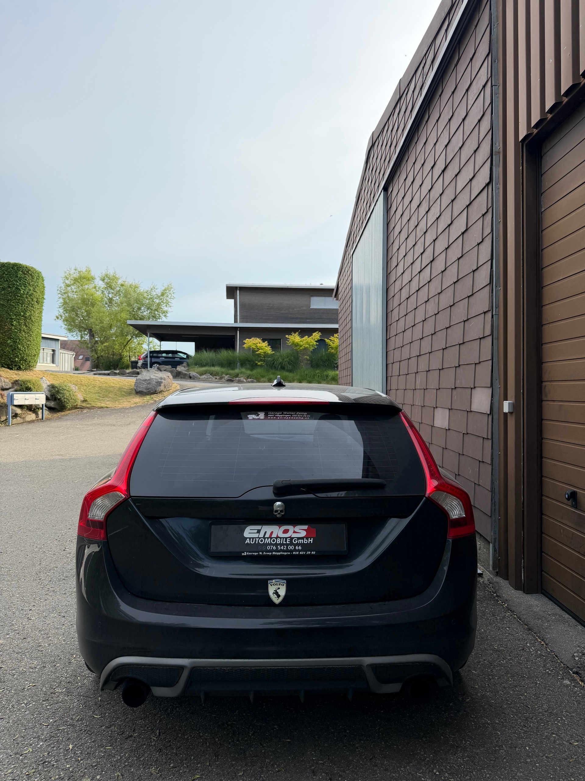 VOLVO V60 T5 R-Design-image-4