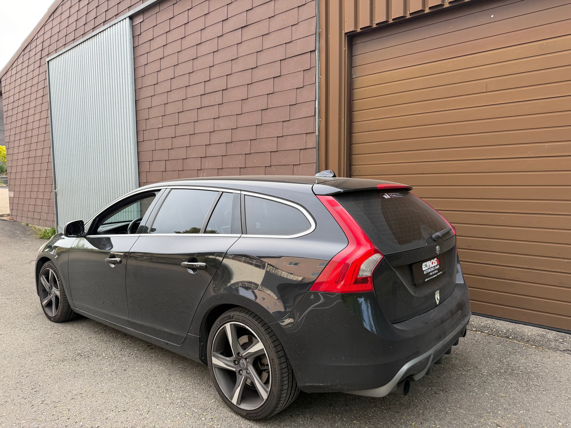 VOLVO V60 T5 R-Design-image-5