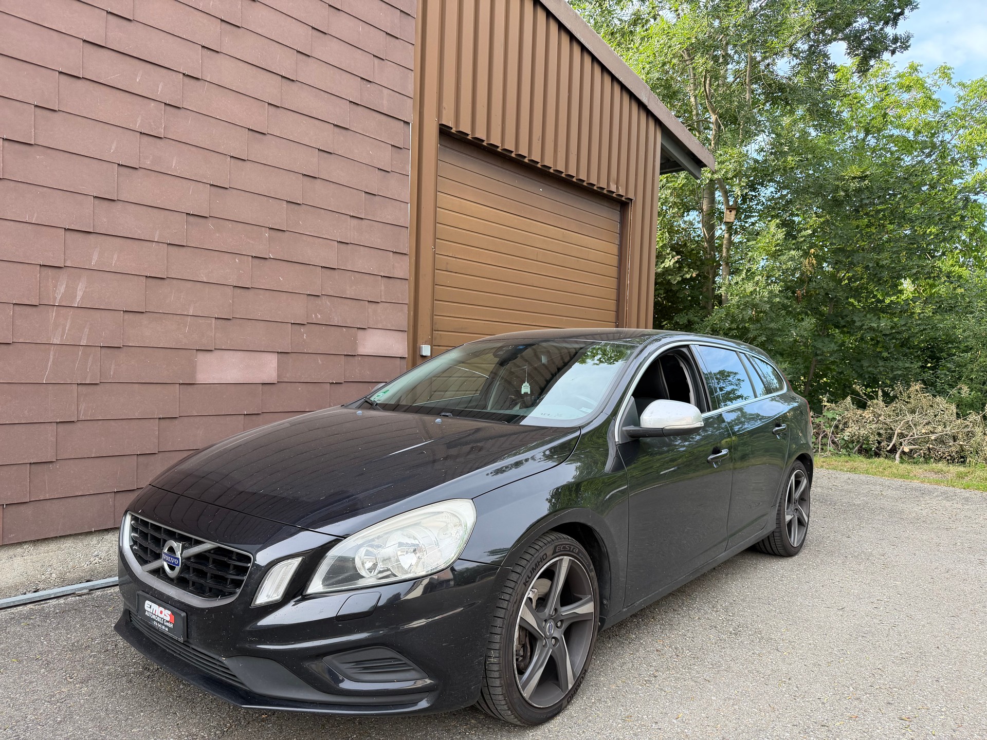 VOLVO V60 T5 R-Design-image-0
