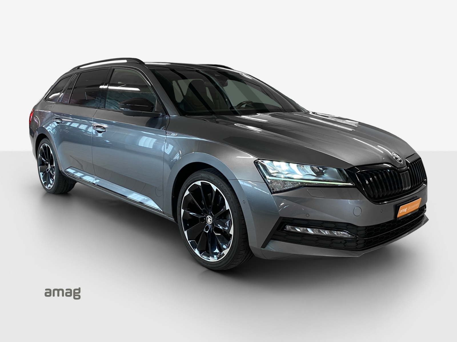 SKODA Superb Combi 2.0 TSI SportLine Light 4x4 DSG-image-5