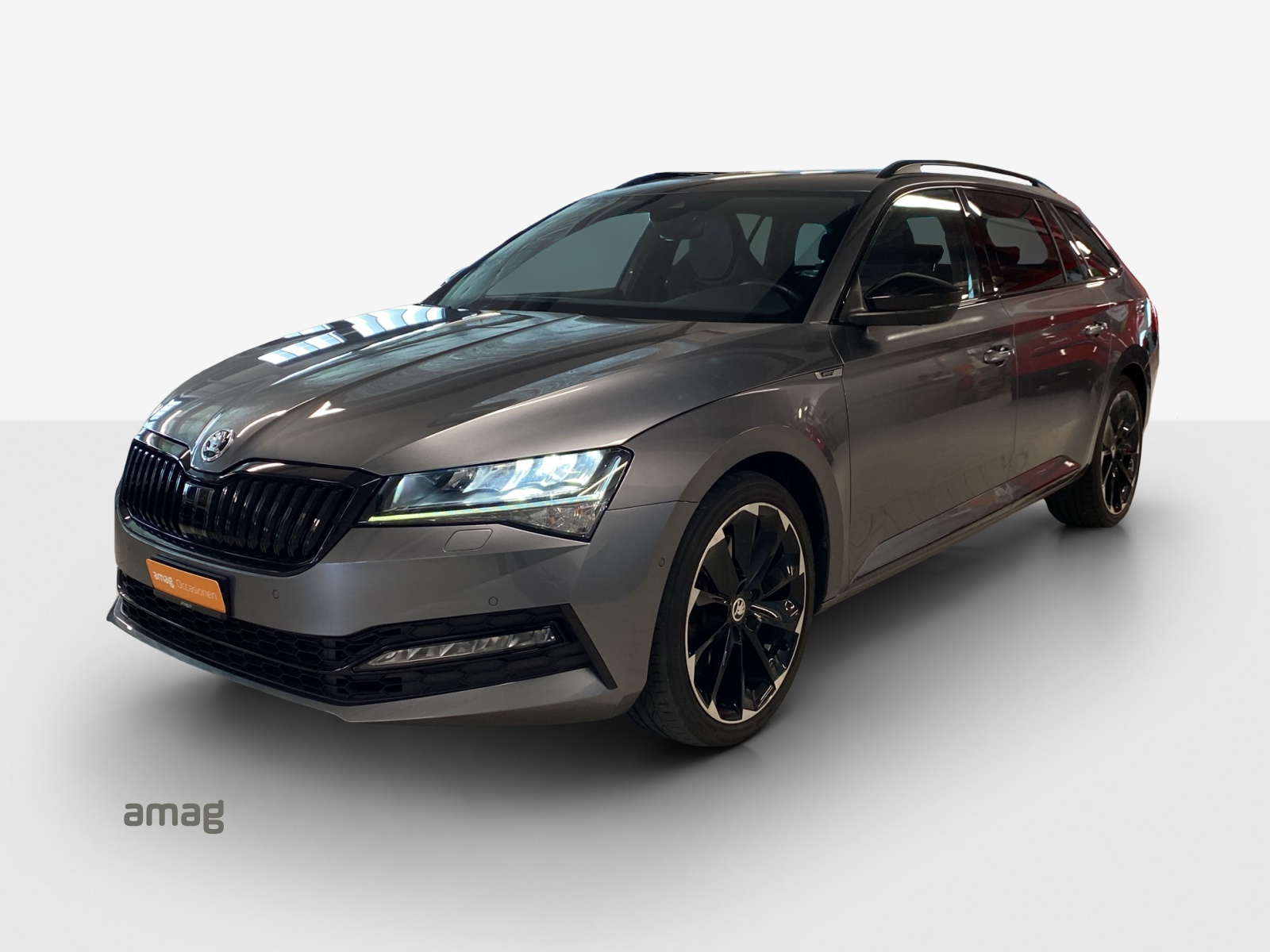SKODA Superb Combi 2.0 TSI SportLine Light 4x4 DSG-image-0