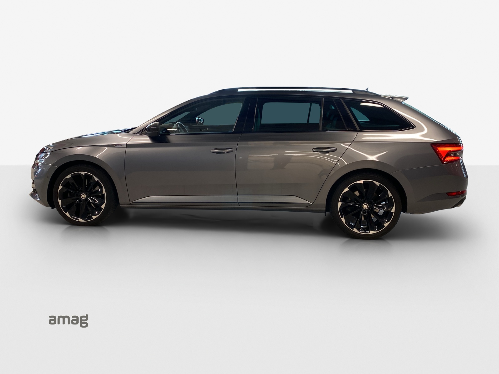 SKODA Superb Combi 2.0 TSI SportLine Light 4x4 DSG-image-1