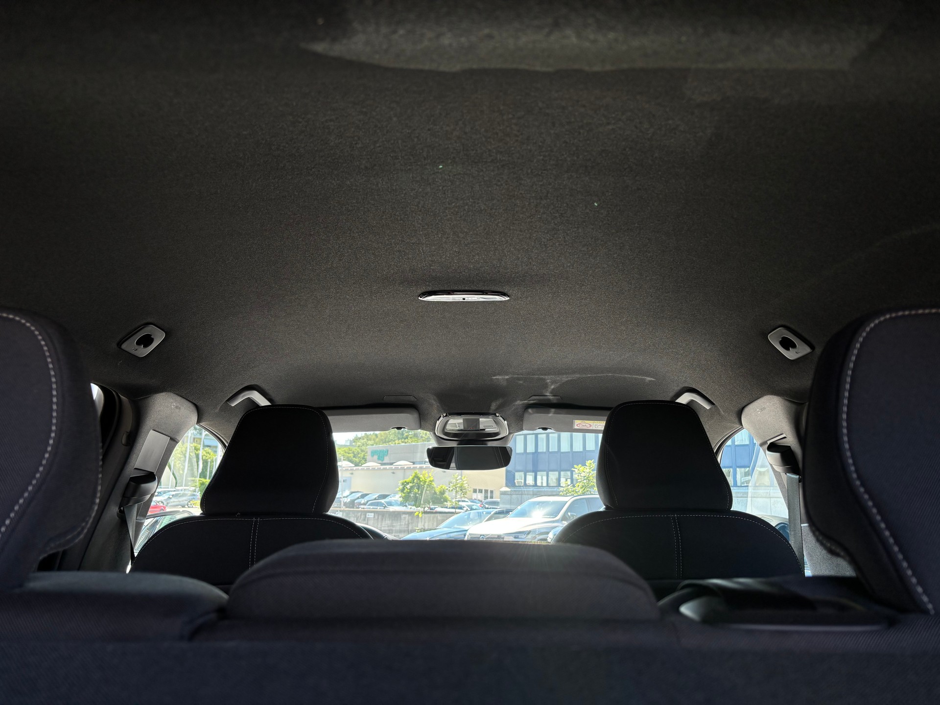 VOLVO XC40 2.0 B4 MH Plus Dark-image-10