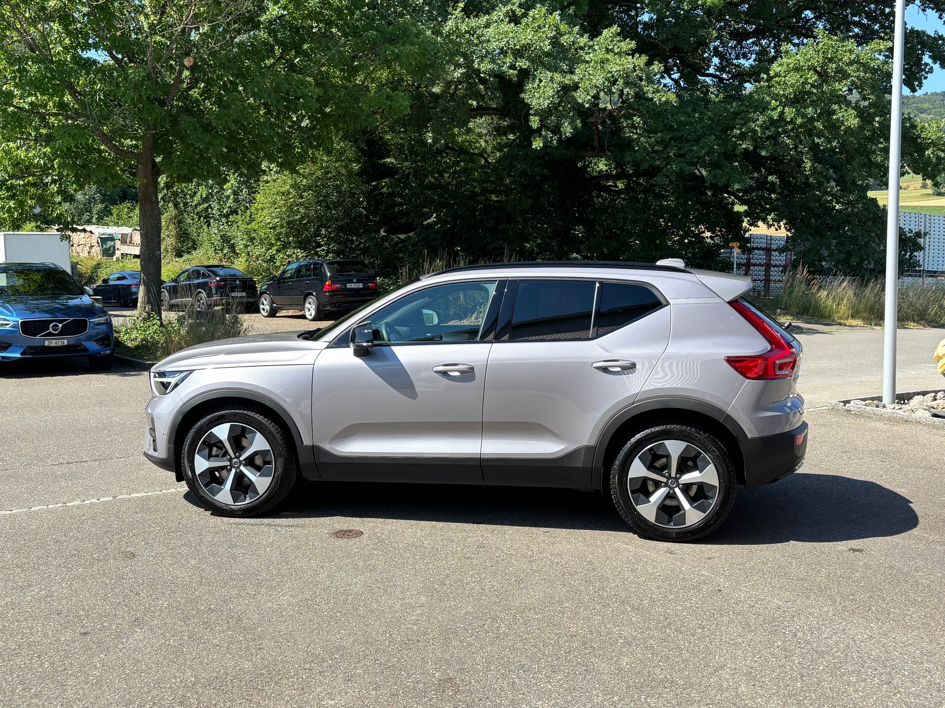 VOLVO XC40 2.0 B4 MH Plus Dark-image-4