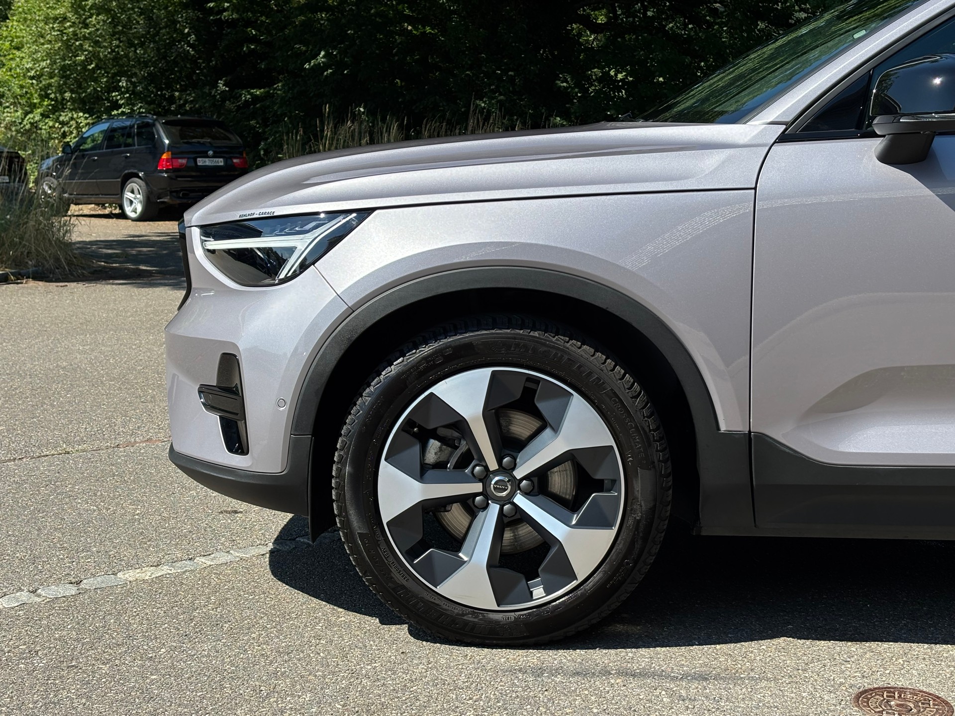 VOLVO XC40 2.0 B4 MH Plus Dark-image-1
