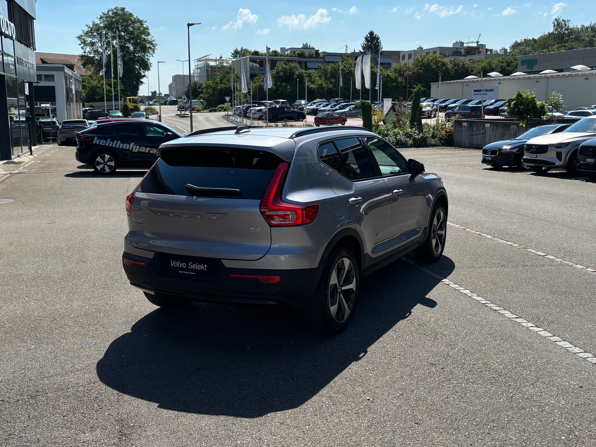 VOLVO XC40 2.0 B4 MH Plus Dark-image-5