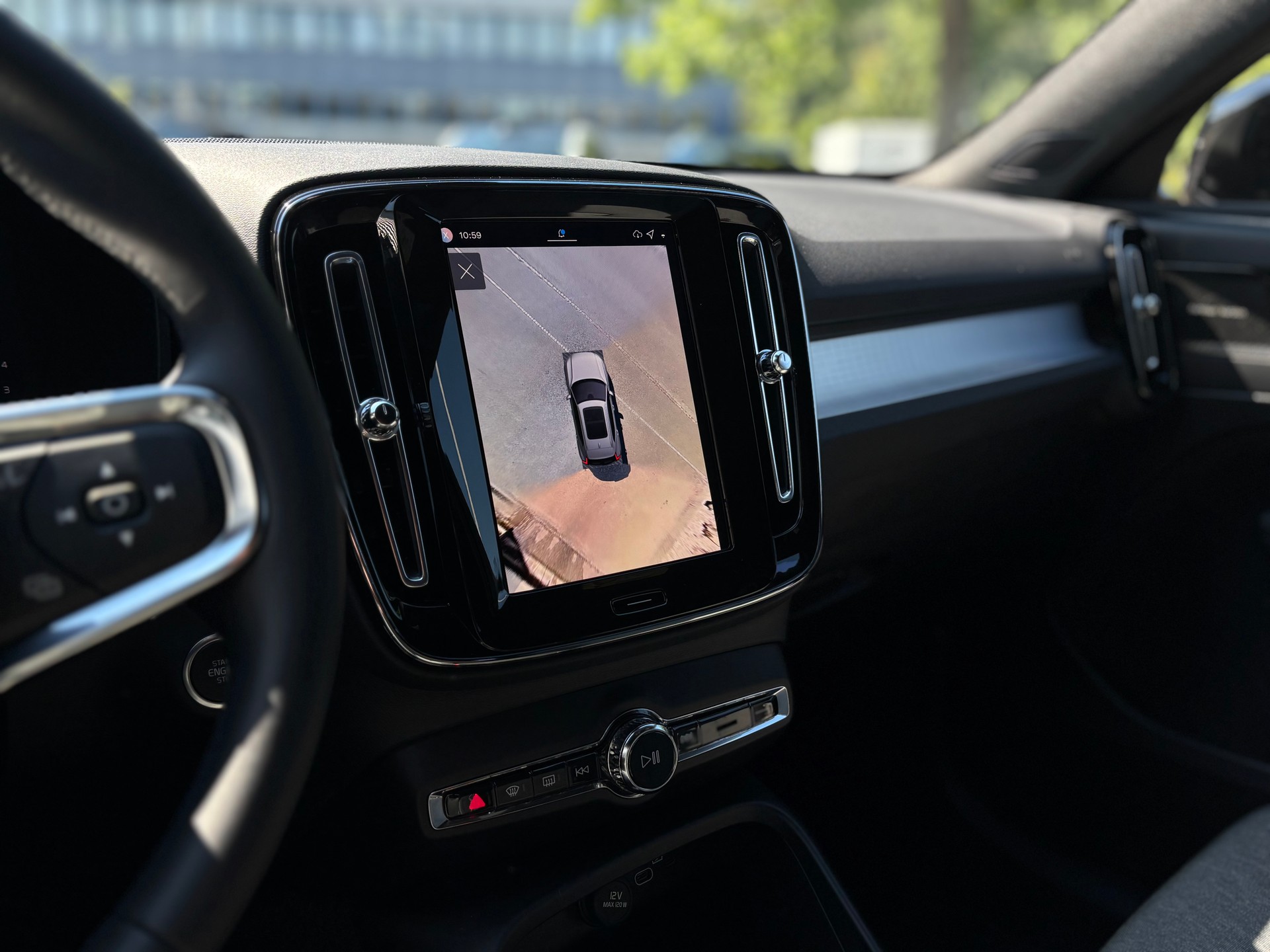 VOLVO XC40 2.0 B4 MH Plus Dark-image-14