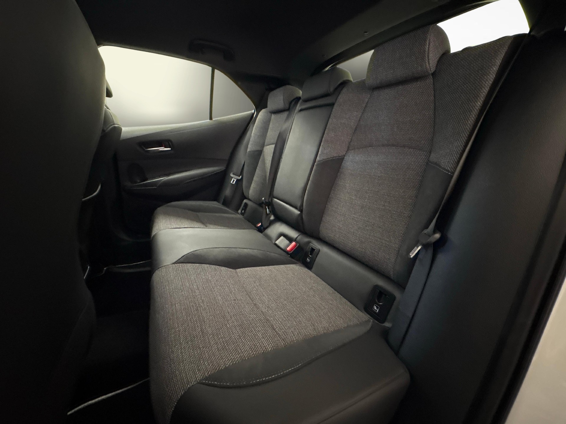 TOYOTA Corolla 1.8 HSD Trend-image-10