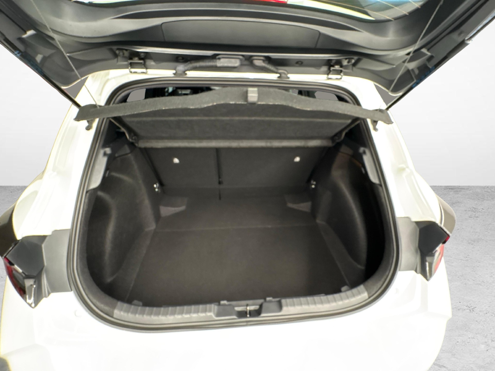 TOYOTA Corolla 1.8 HSD Trend-image-11