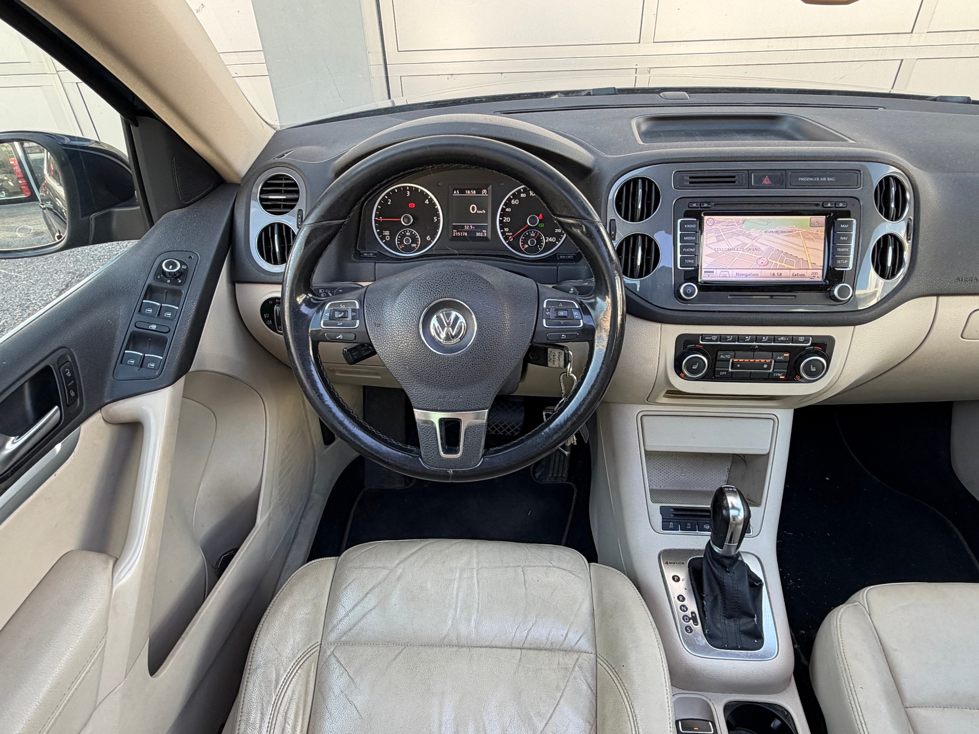 VW Tiguan 2.0 TDI BlueMotion Track&Style 4Motion DSG-image-9