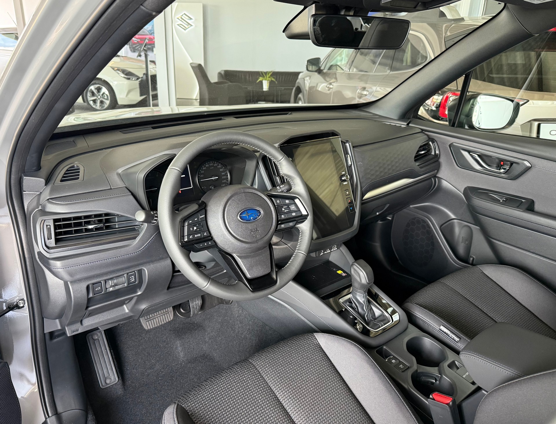 SUBARU Forester 2.0i e-Boxer Swiss Plus-image-4