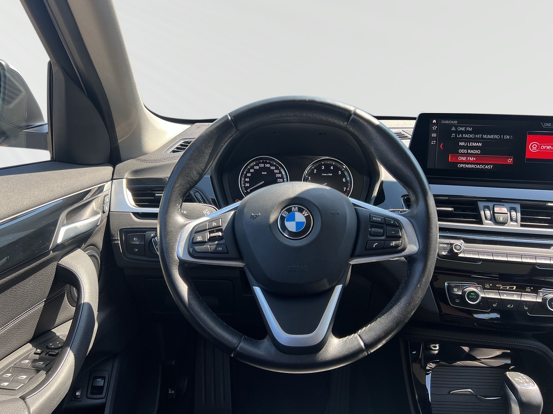BMW X1 xDrive 25e Sport Line Steptronic-image-4