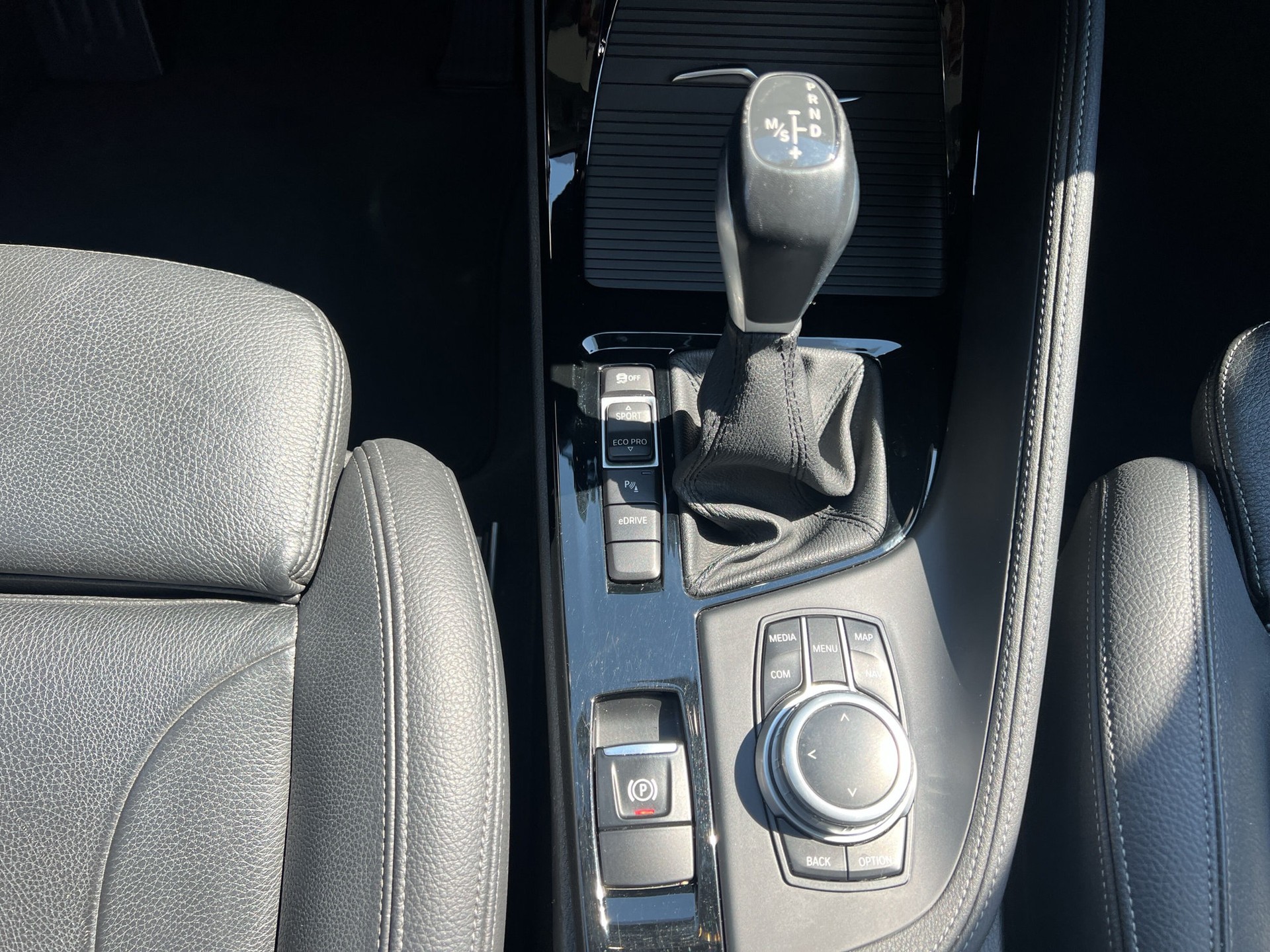 BMW X1 xDrive 25e Sport Line Steptronic-image-12