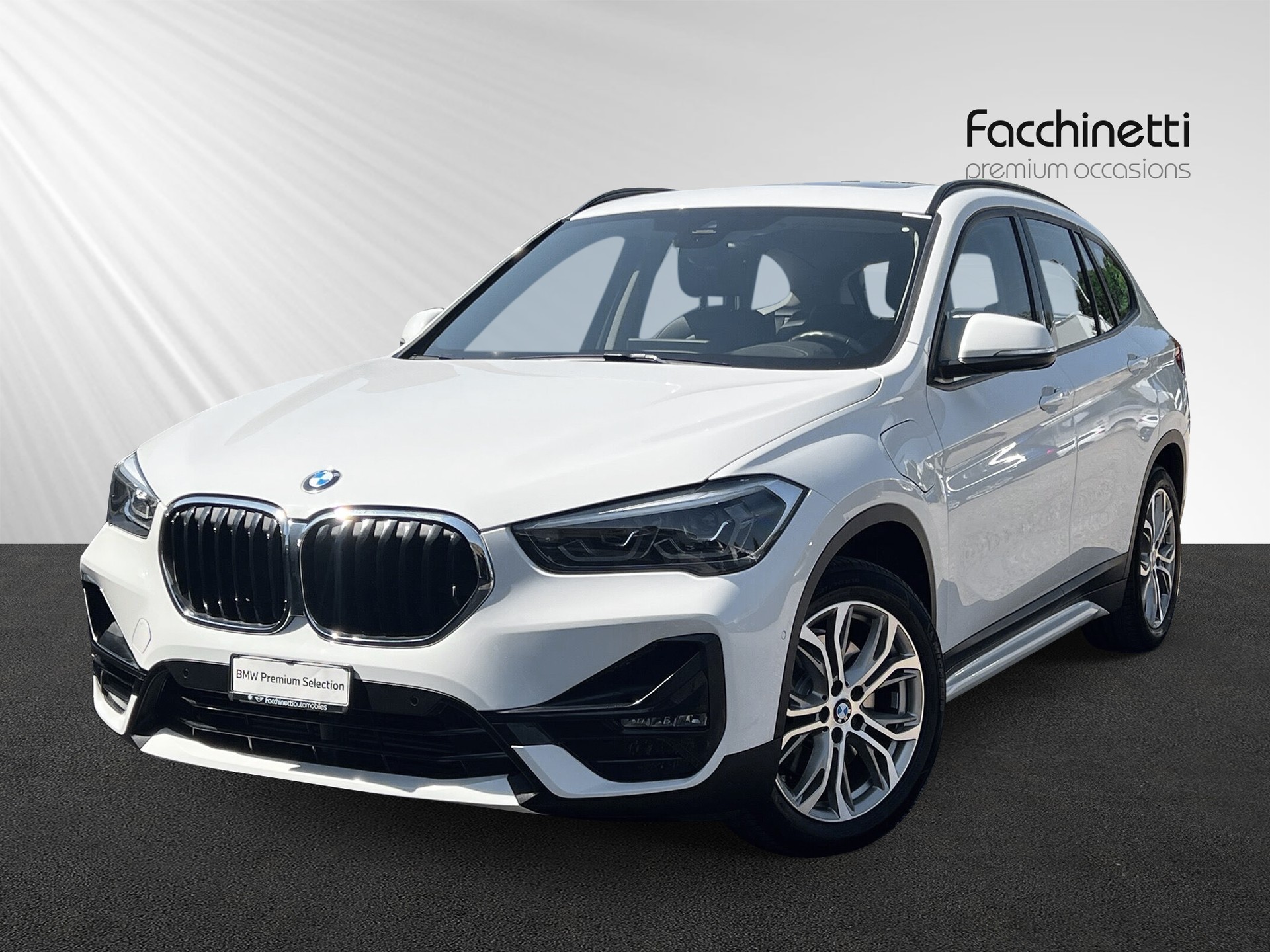 BMW X1 xDrive 25e Sport Line Steptronic-image-0