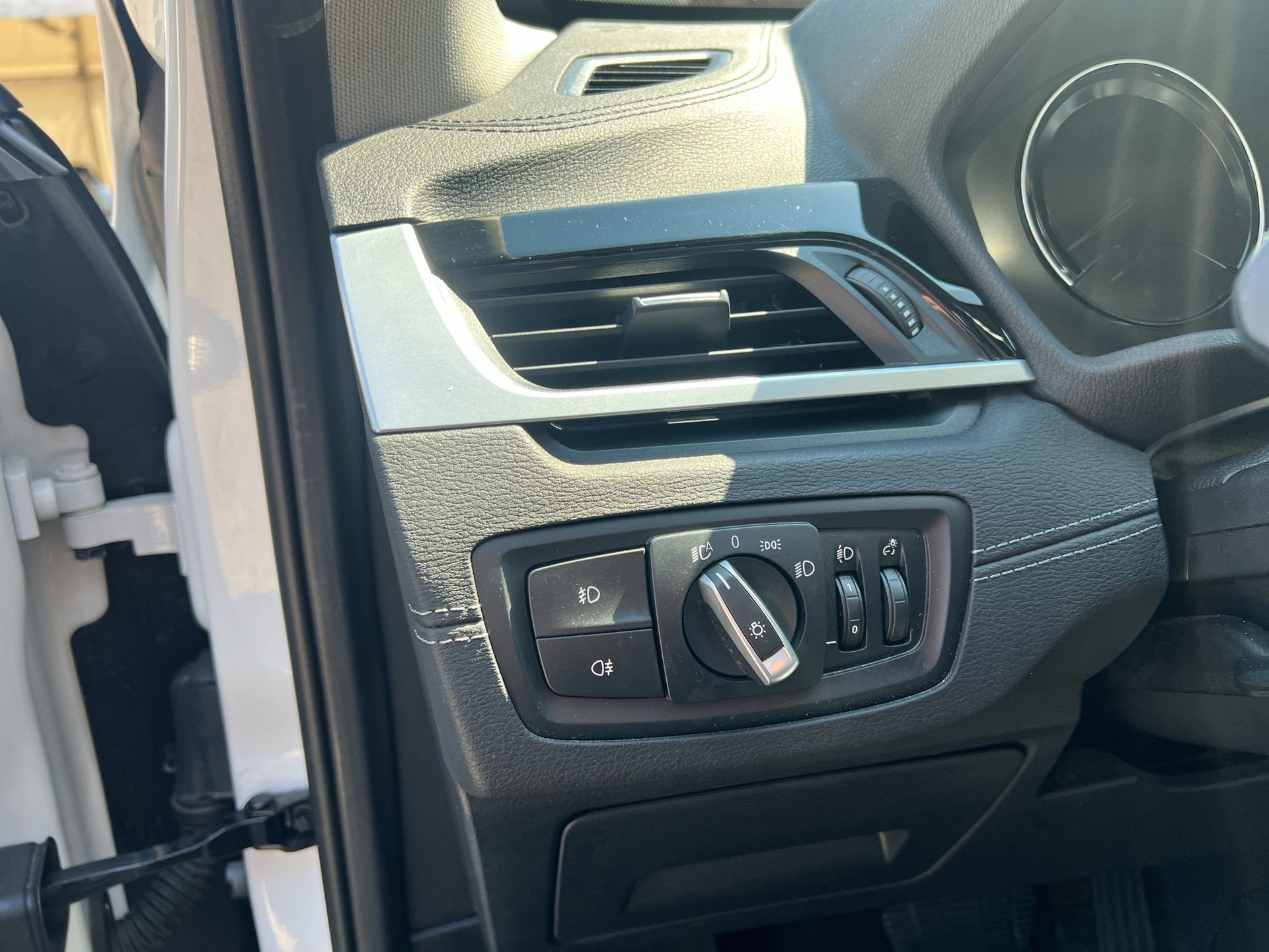 BMW X1 xDrive 25e Sport Line Steptronic-image-19