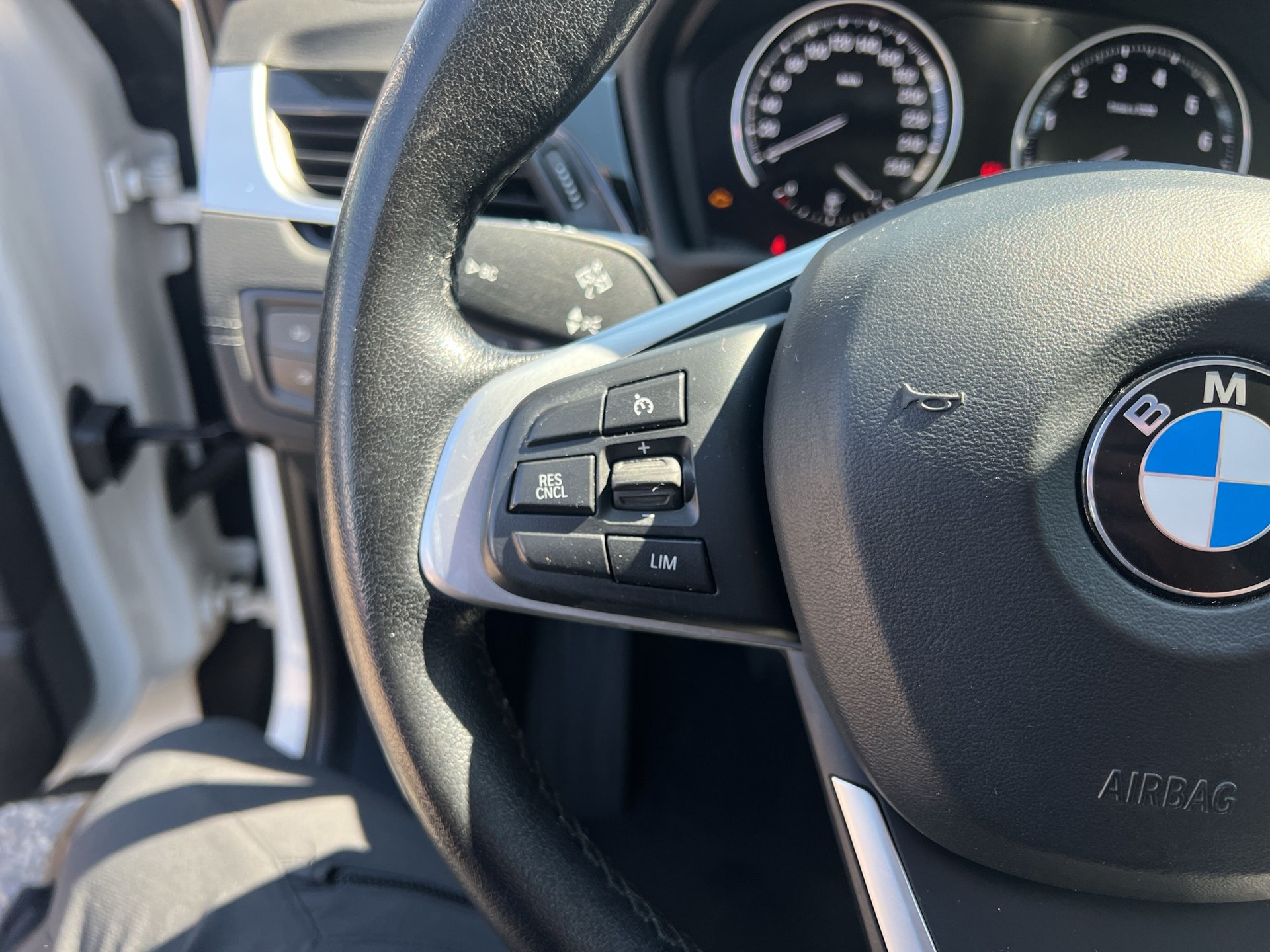 BMW X1 xDrive 25e Sport Line Steptronic-image-14