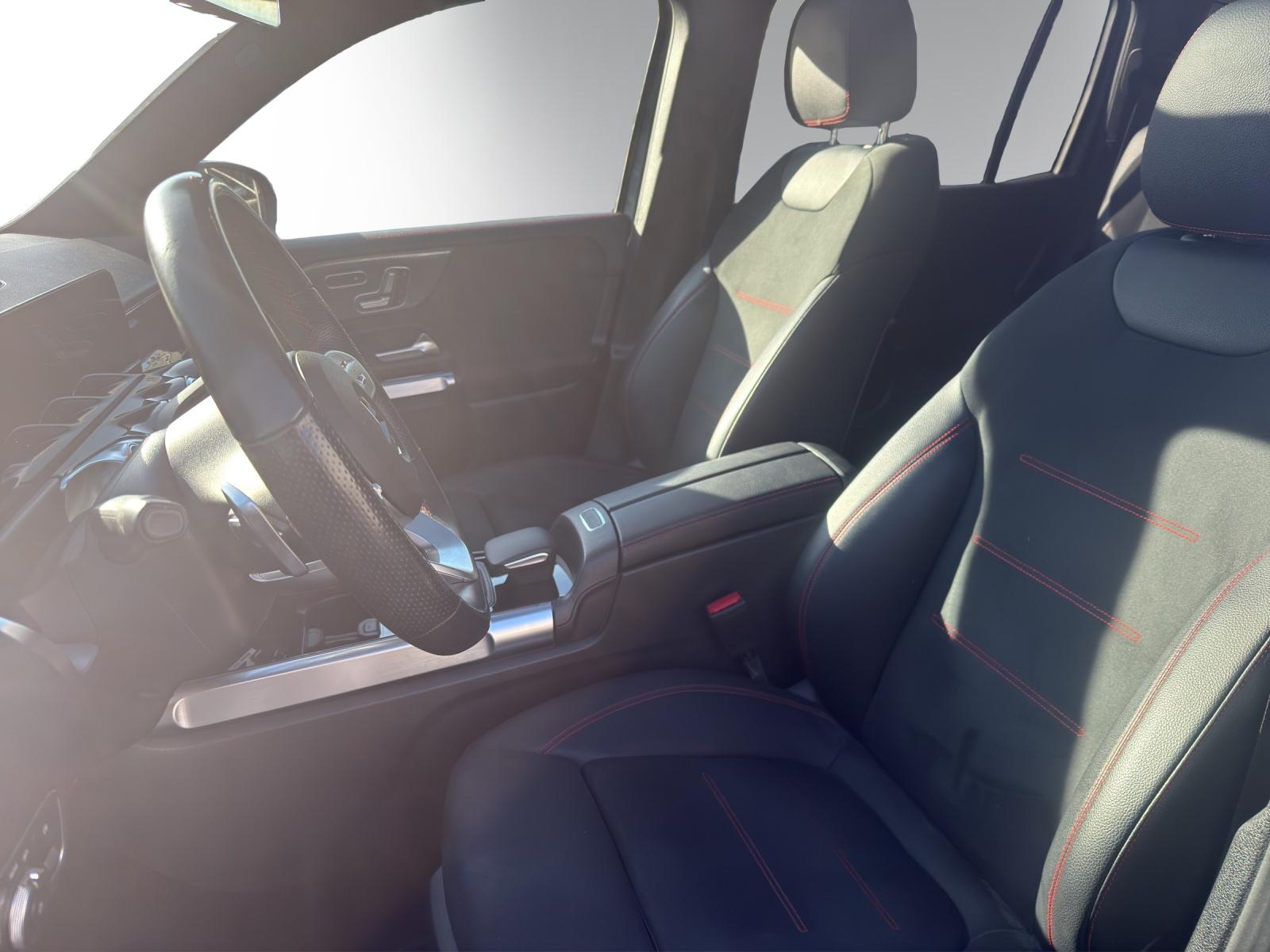 MERCEDES-BENZ GLB 250 AMG Line 8G-Tronic-image-9