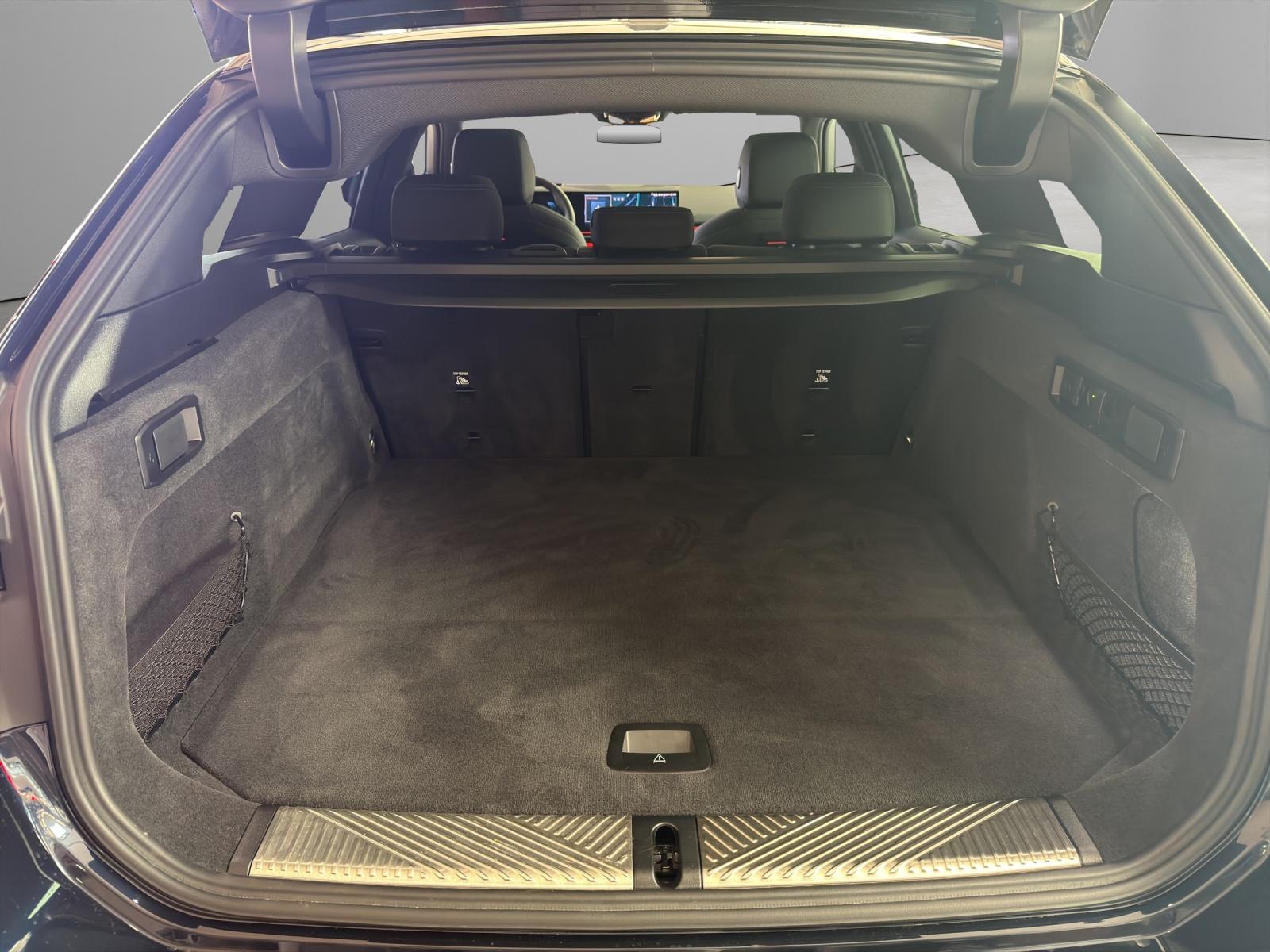 BMW 520d xDrive Touring M-SportPaket-image-20