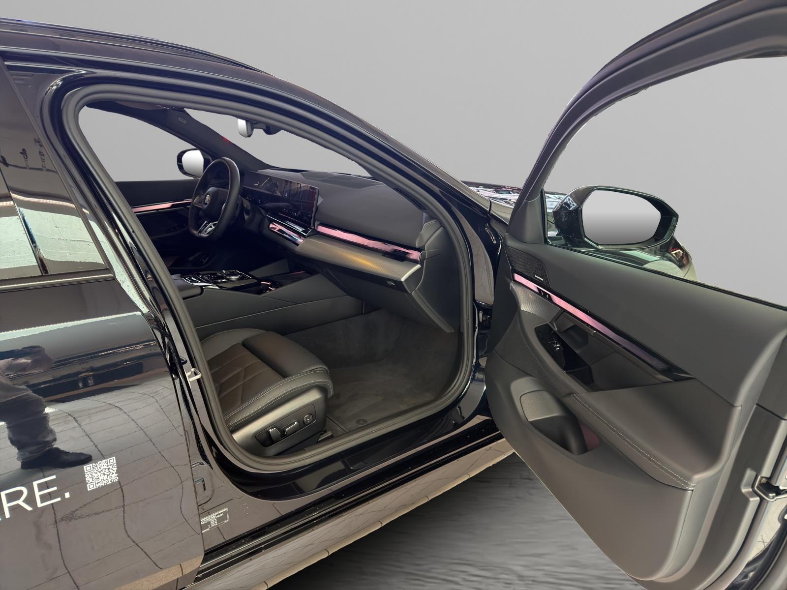 BMW 520d xDrive Touring M-SportPaket-image-17